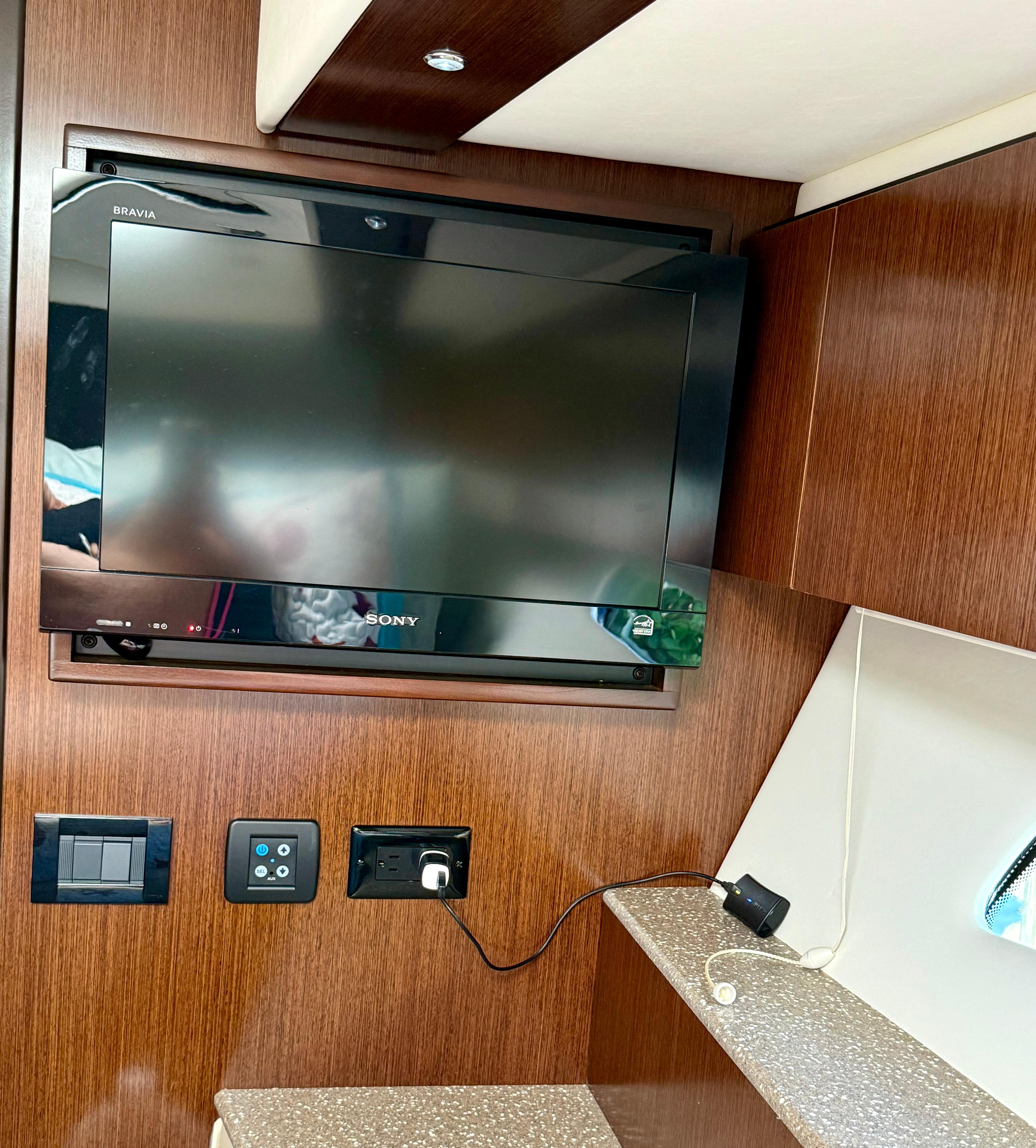2012-cruisers-yachts-48-cantius-power-9848687-985532836-0-080720251000-35