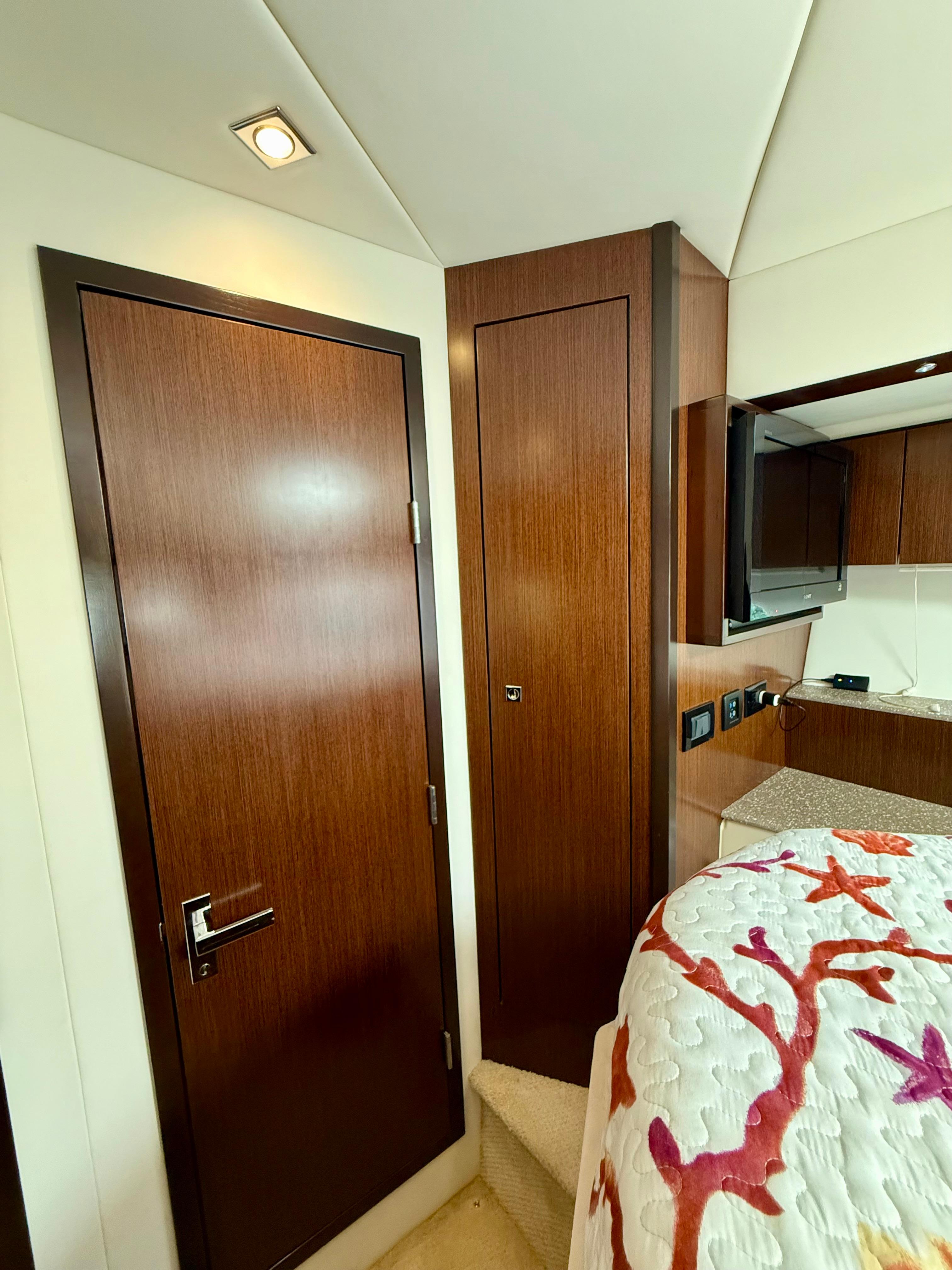 2012-cruisers-yachts-48-cantius-power-9848687-985532837-0-080720250959-30