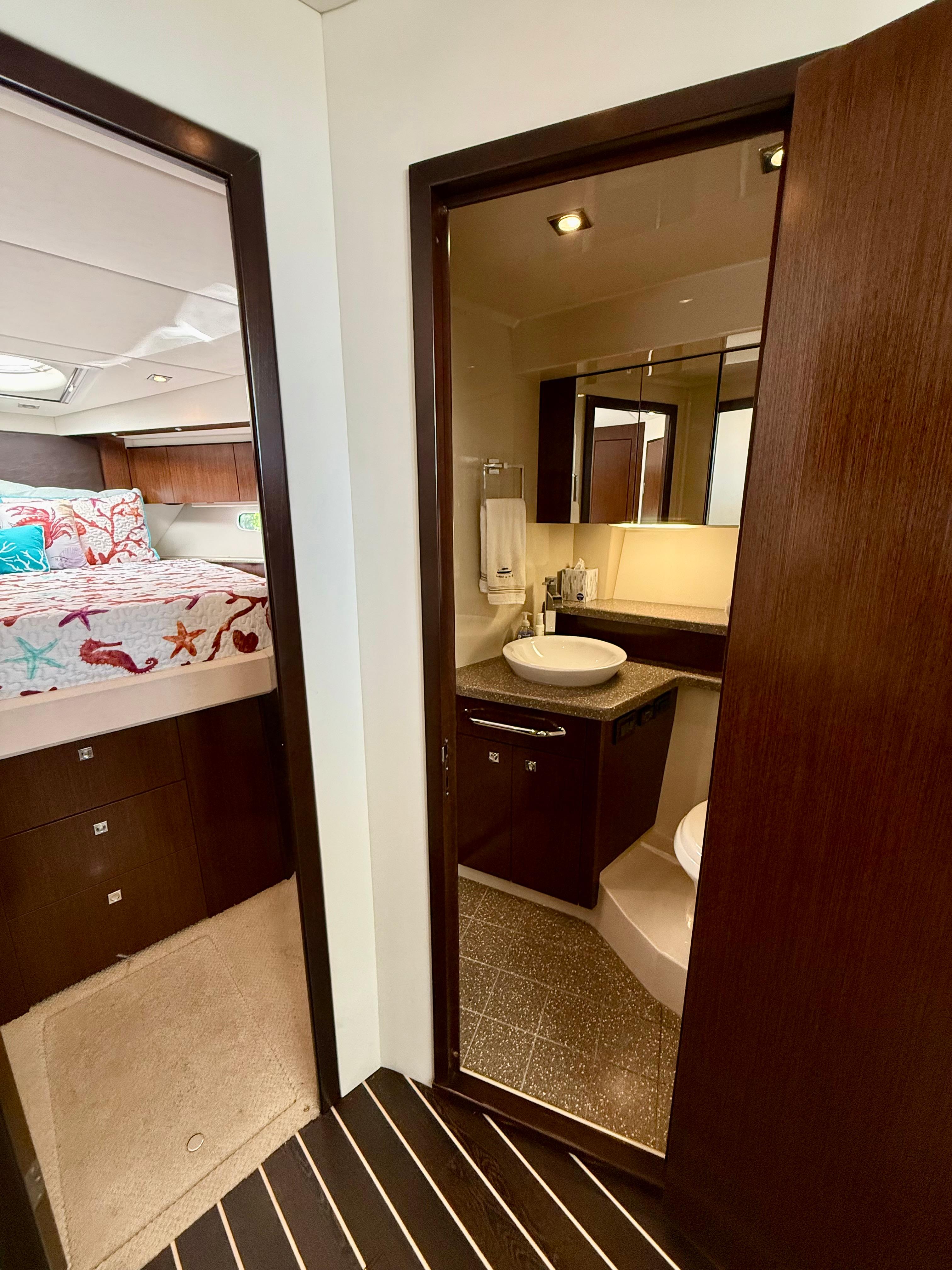2012-cruisers-yachts-48-cantius-power-9848687-985532927-0-080720251001-43