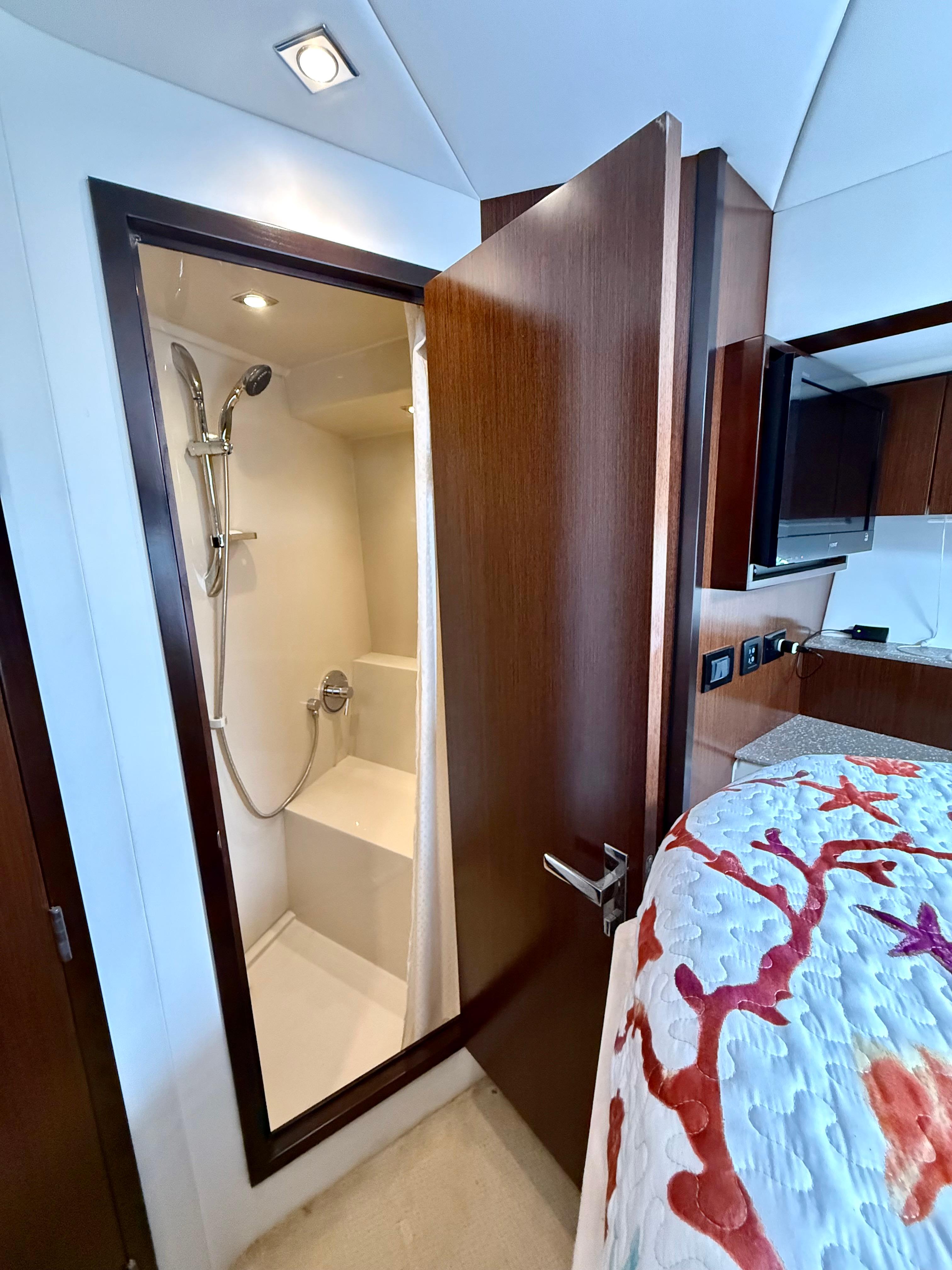 2012-cruisers-yachts-48-cantius-power-9848687-985532928-0-080720250959-31