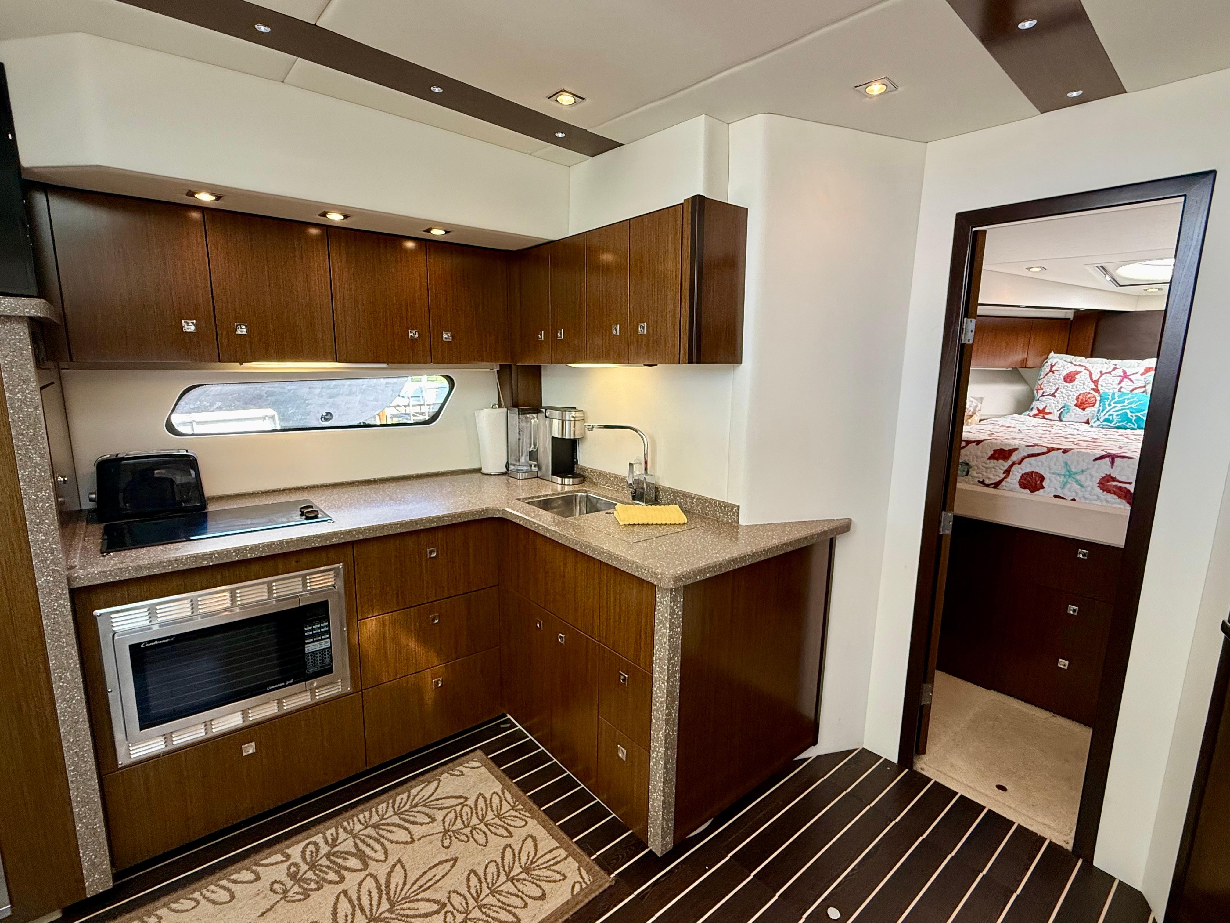 2012-cruisers-yachts-48-cantius-power-9848687-985533249-0-080720251004-46
