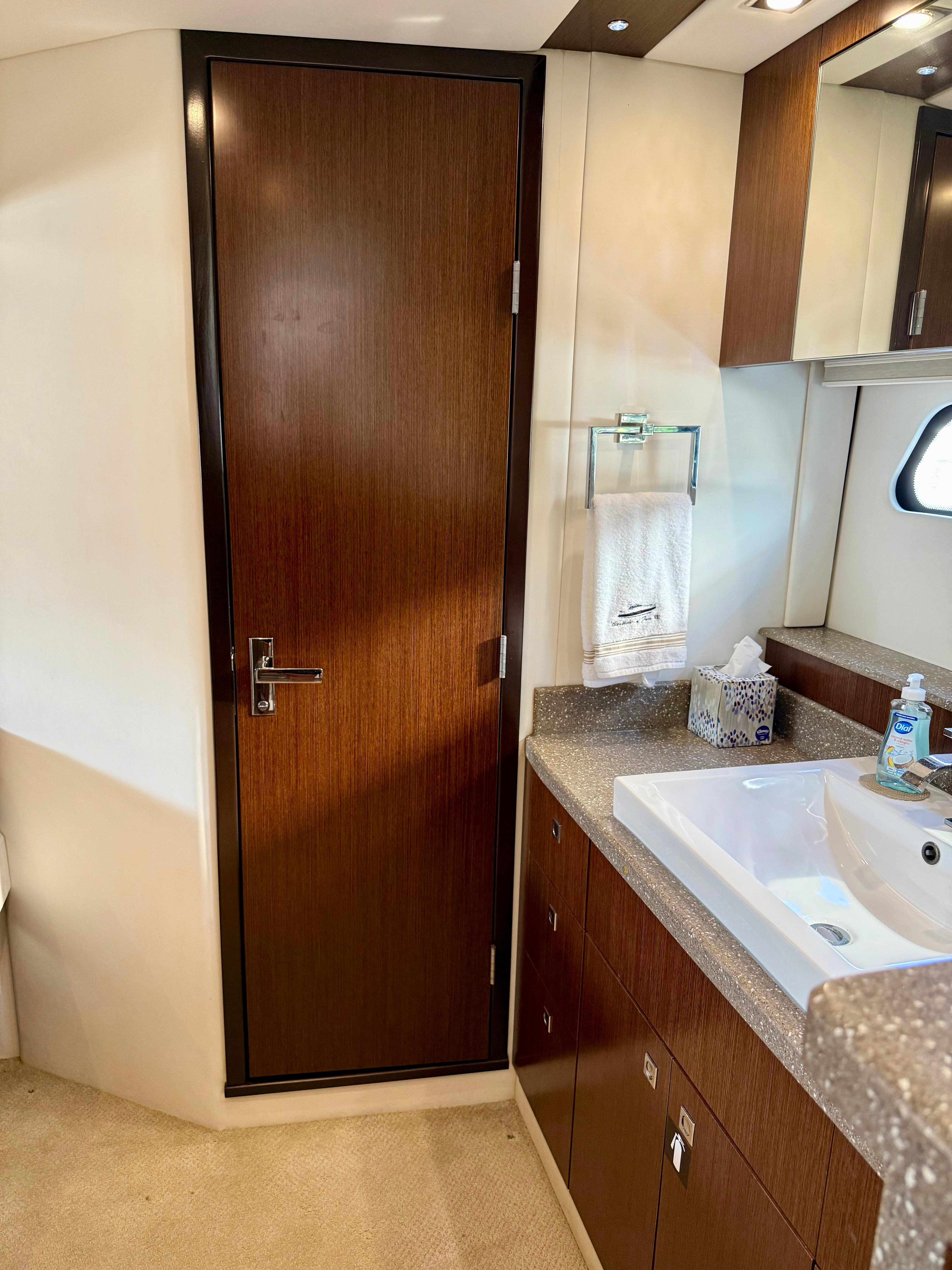 2012-cruisers-yachts-48-cantius-power-9848687-985533259-0-080720251005-53