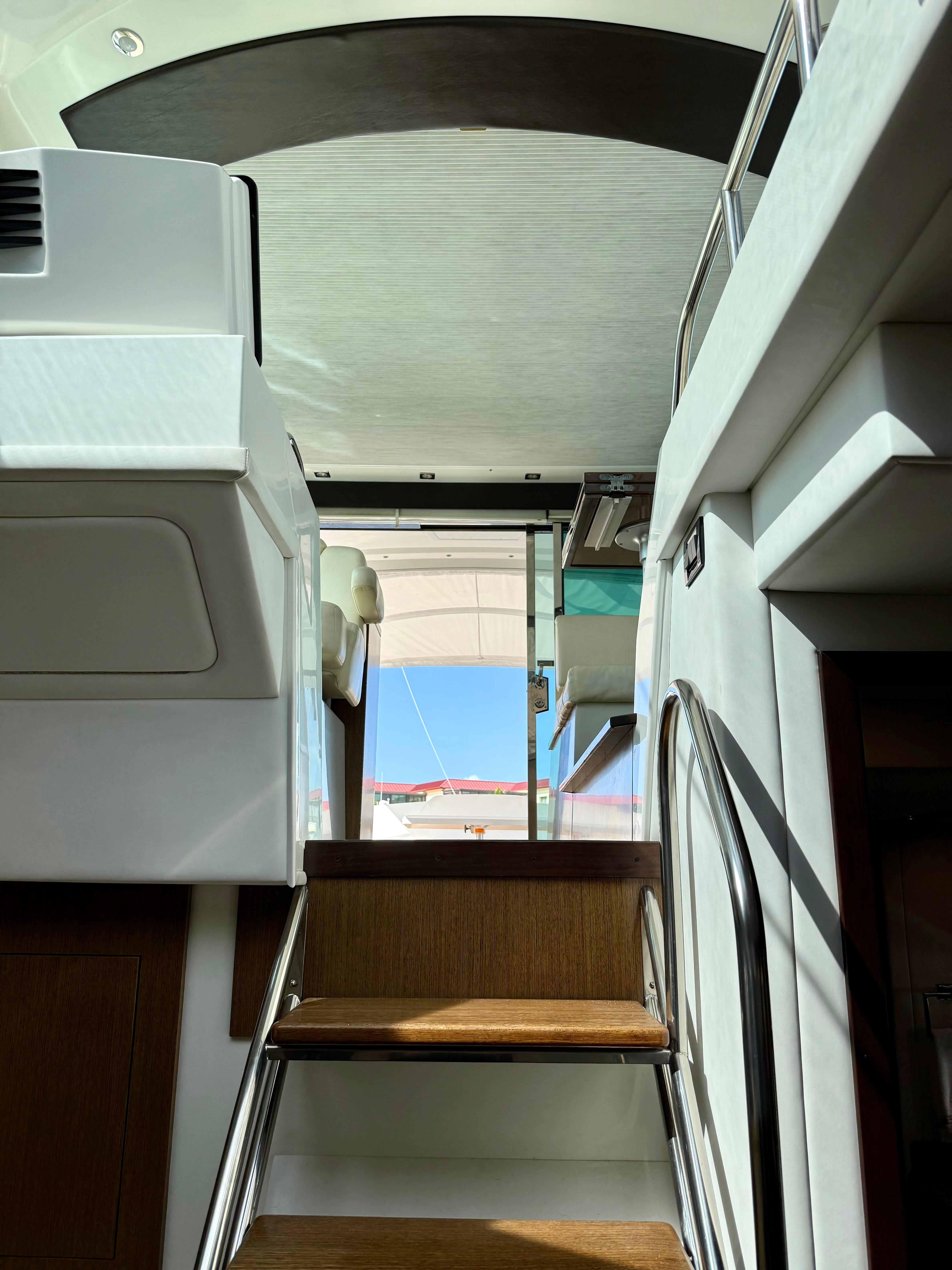 2012-cruisers-yachts-48-cantius-power-9848687-985533390-0-080720251013-64
