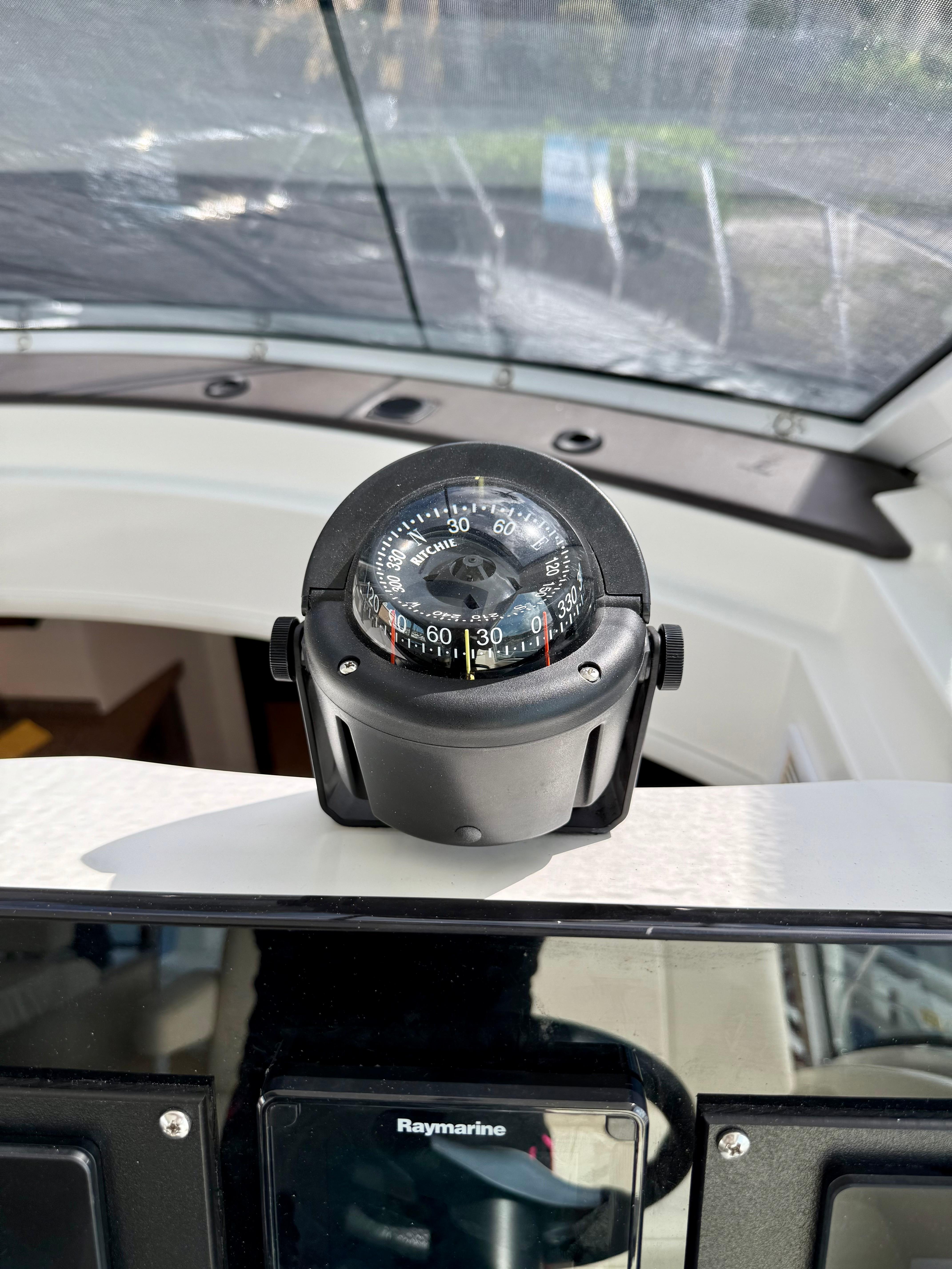2012-cruisers-yachts-48-cantius-power-9848687-985533724-0-080720251015-83
