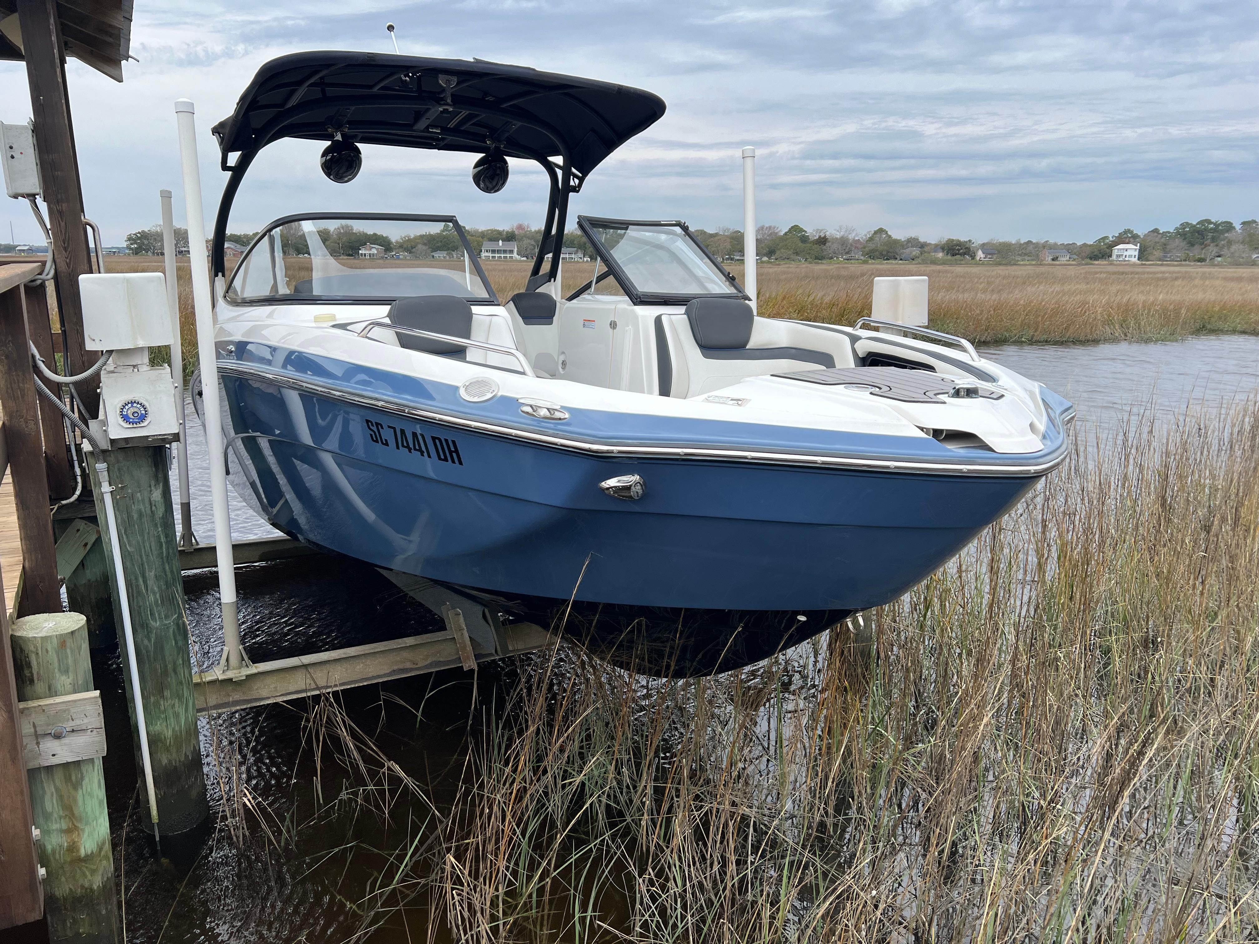 2018 Yamaha Boats 242 Limited SE