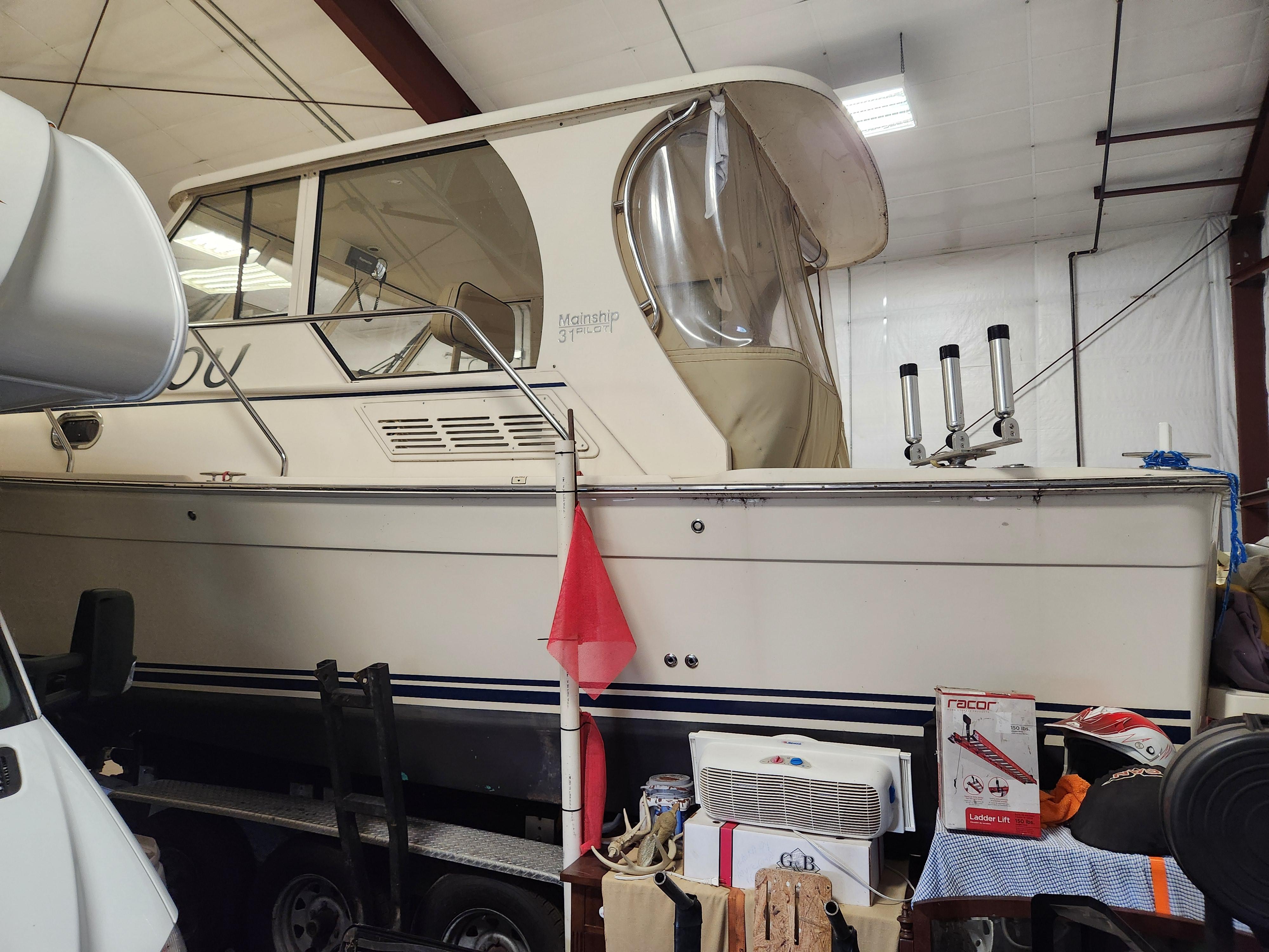 2010-mainship-pilot-31-power-9788693-20250514103856975-1_XLARGE