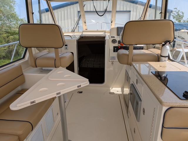 2010-mainship-pilot-31-power-9788693-20250610081314317-1_XLARGE