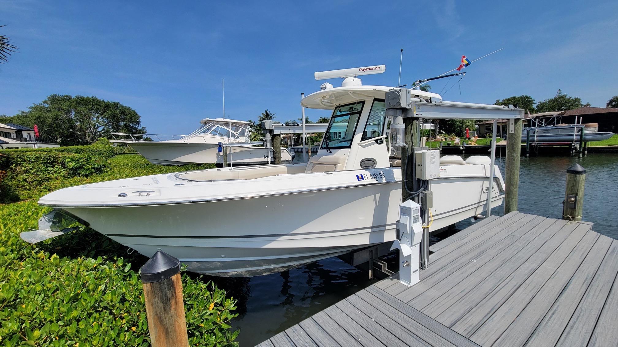 2020 Boston Whaler 280 Outrage