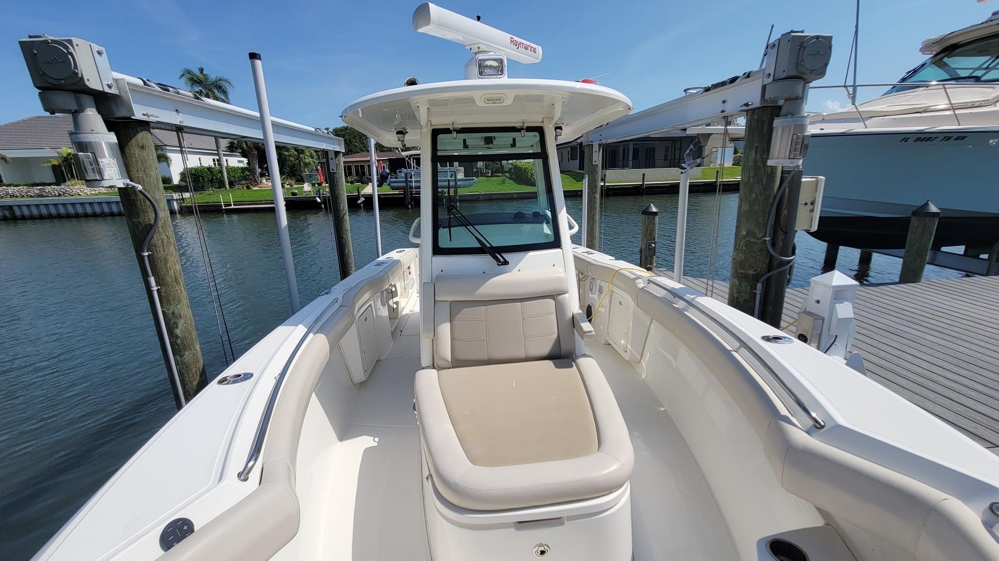 2020-boston-whaler-280-outrage-power-9818697-20250528204905395-1_XLARGE