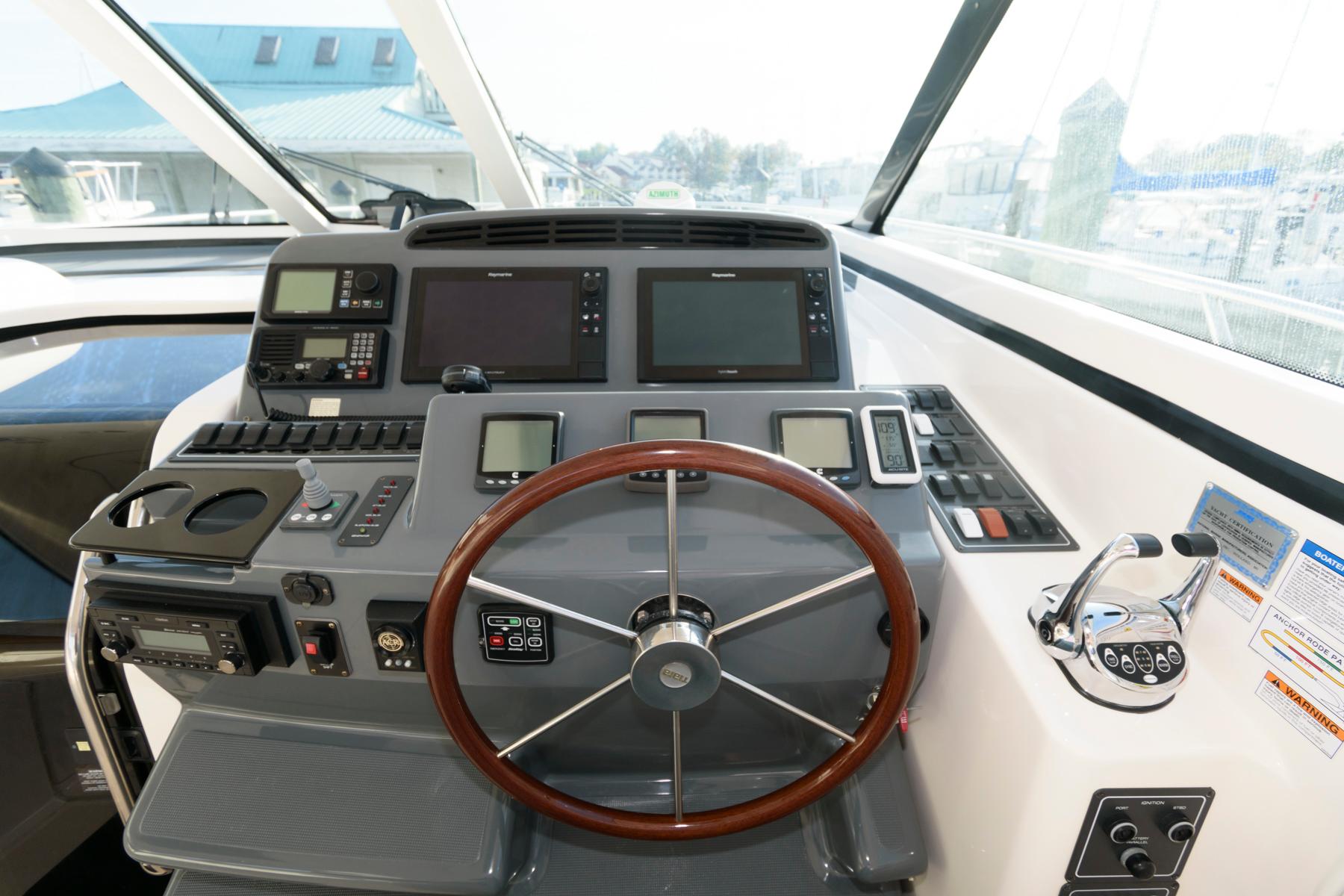 M 9509 TW Knot 10 Yacht Sales