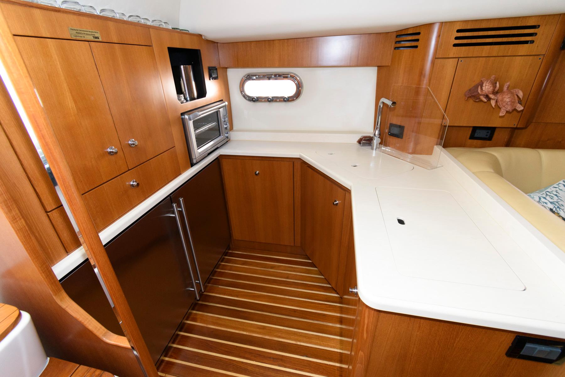 M 9509 TW Knot 10 Yacht Sales