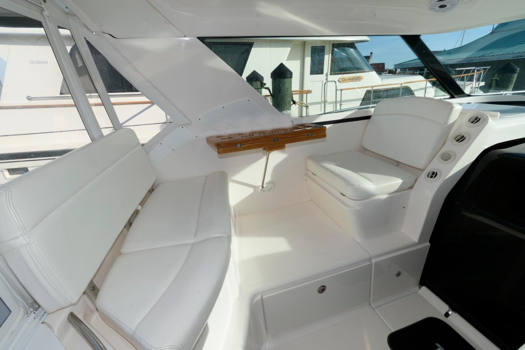 M 9509 TW Knot 10 Yacht Sales