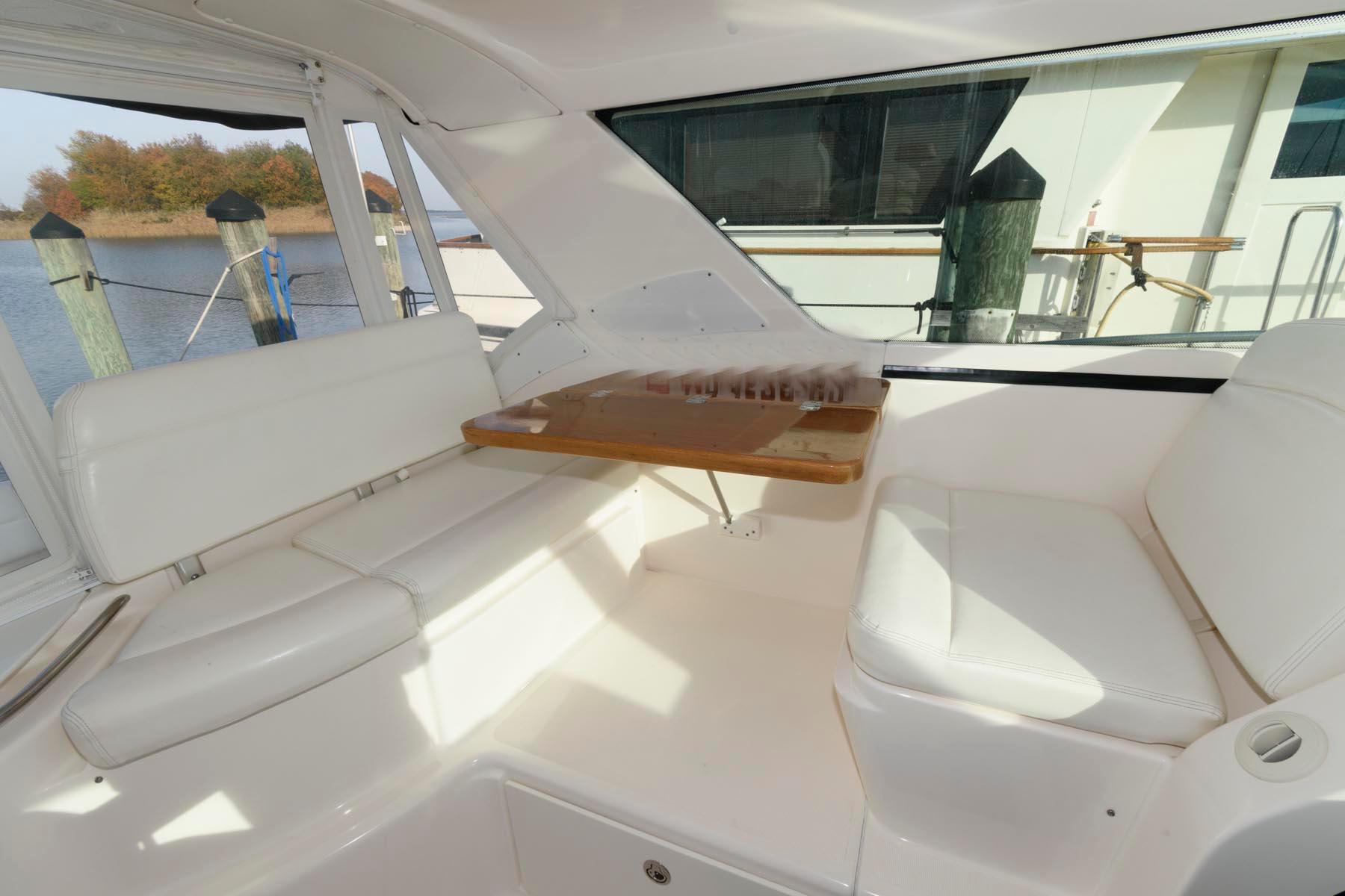 M 9509 TW Knot 10 Yacht Sales