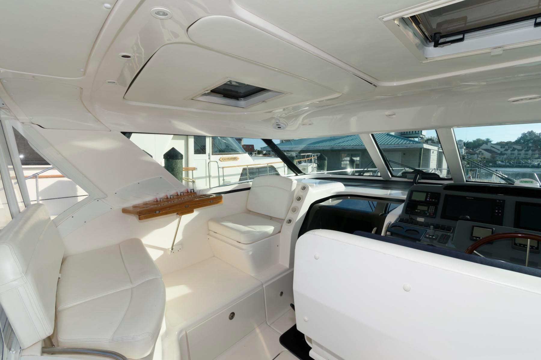M 9509 TW Knot 10 Yacht Sales