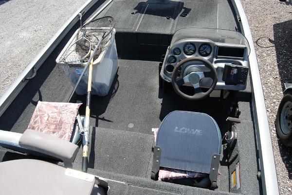 2011 Lowe boat for sale, model of the boat is Stinger 18 & Image # 2 of 9