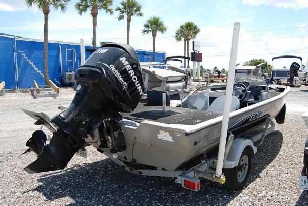 2011 Lowe boat for sale, model of the boat is Stinger 18 & Image # 7 of 9