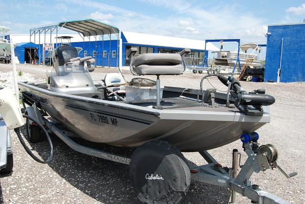 2011 Lowe boat for sale, model of the boat is Stinger 18 & Image # 1 of 9