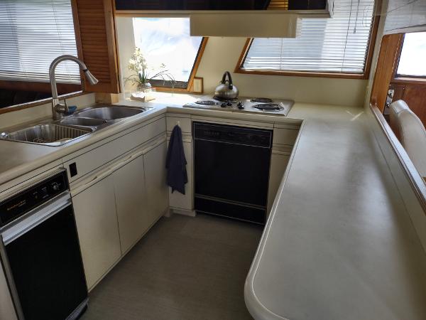 55' Viking, Listing Number 100901550, - Photo No. 25