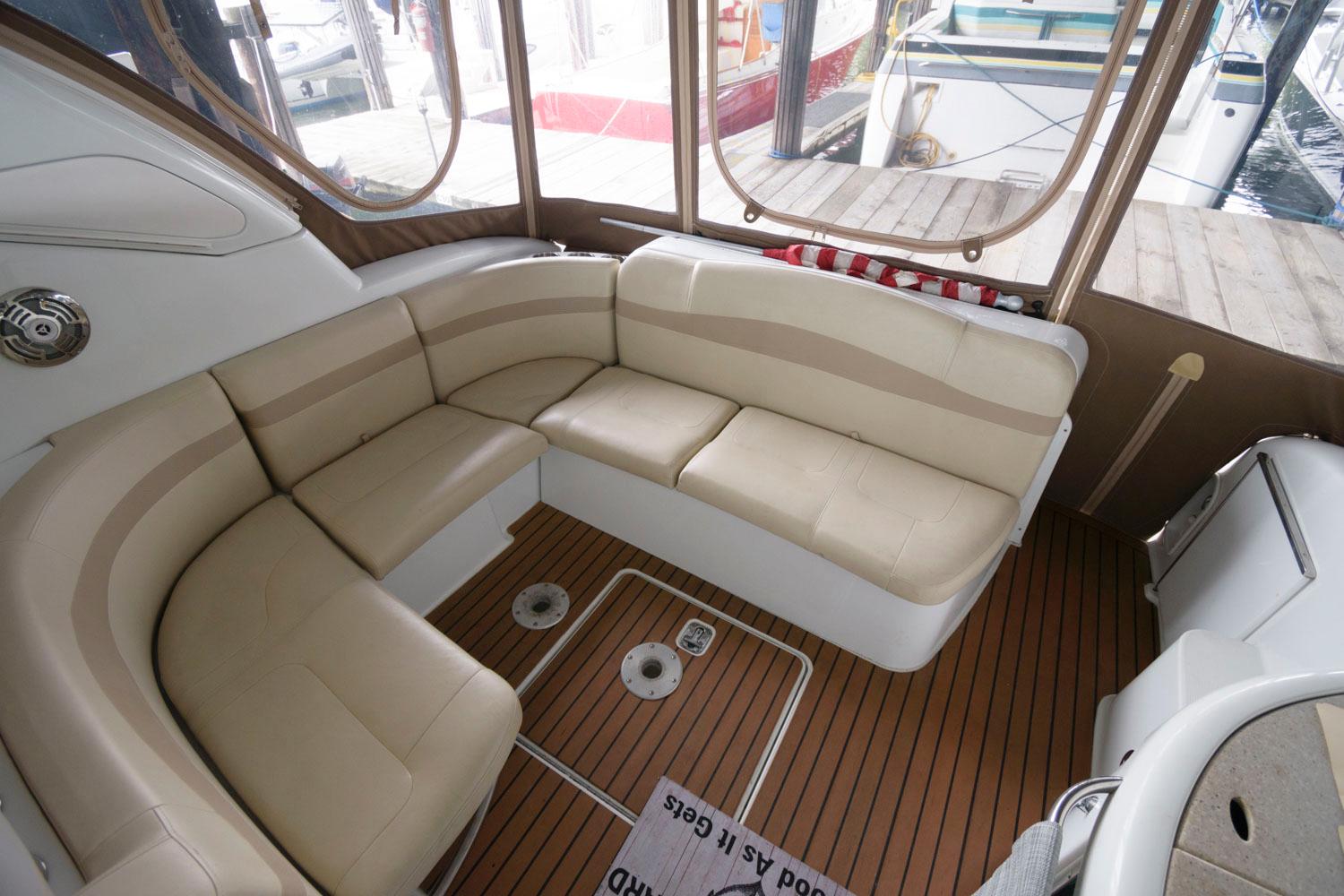 M 8261 EF Knot 10 Yacht Sales