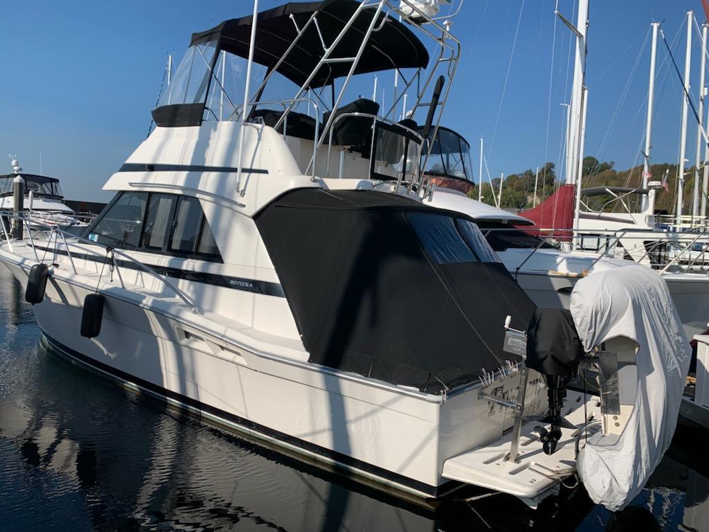 2001 Riviera Twin Cabin Convertible #TBTW366101 inventory image at Sun Country Yachts, South Lake Union (Seattle)