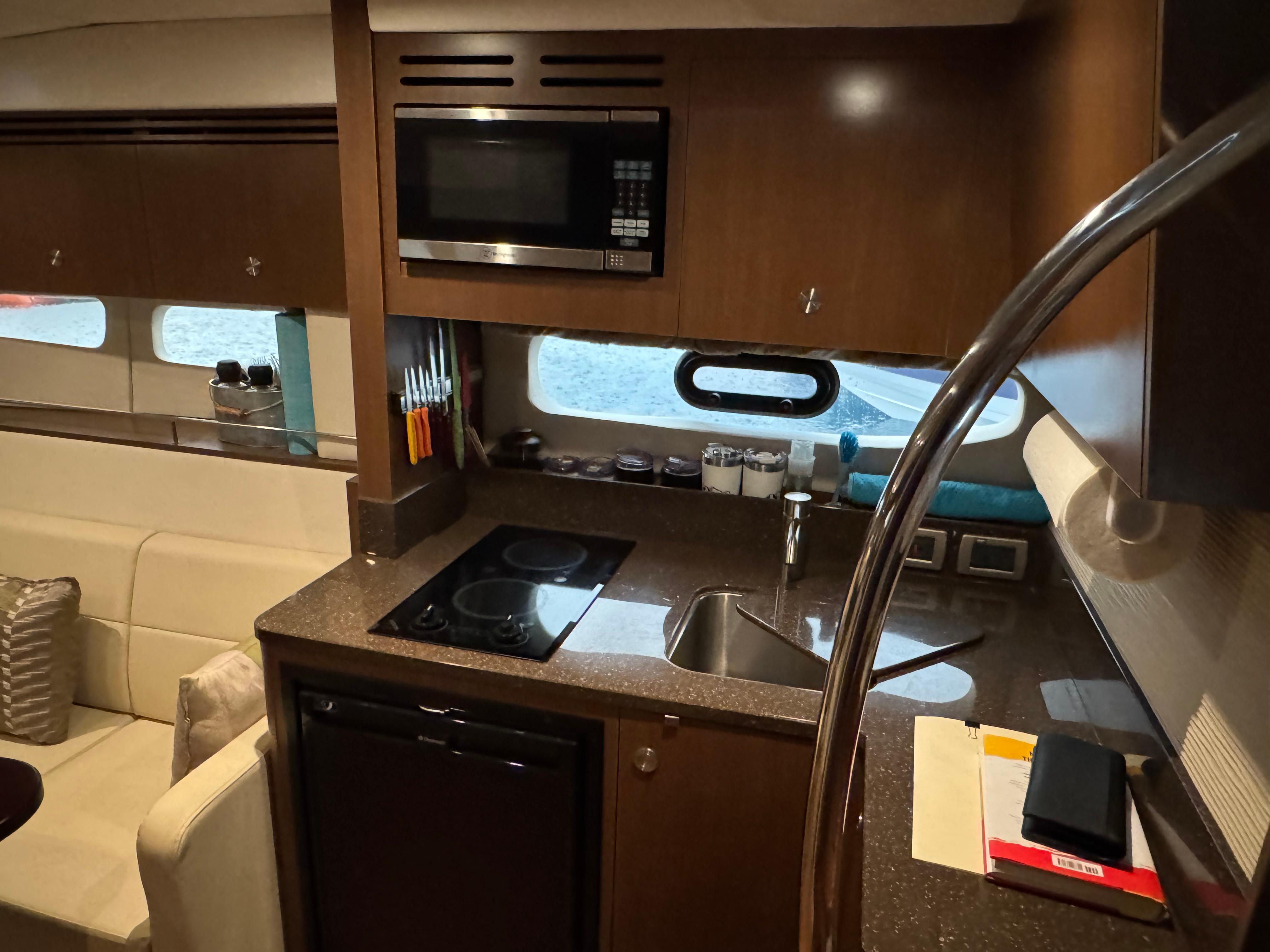 2016-sea-ray-350-sundancer-power-9568739-20250530093714270-1_XLARGE