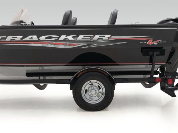 2022 Tracker Boats boat for sale, model of the boat is Super Guide™ V-16 SC & Image # 31 of 43