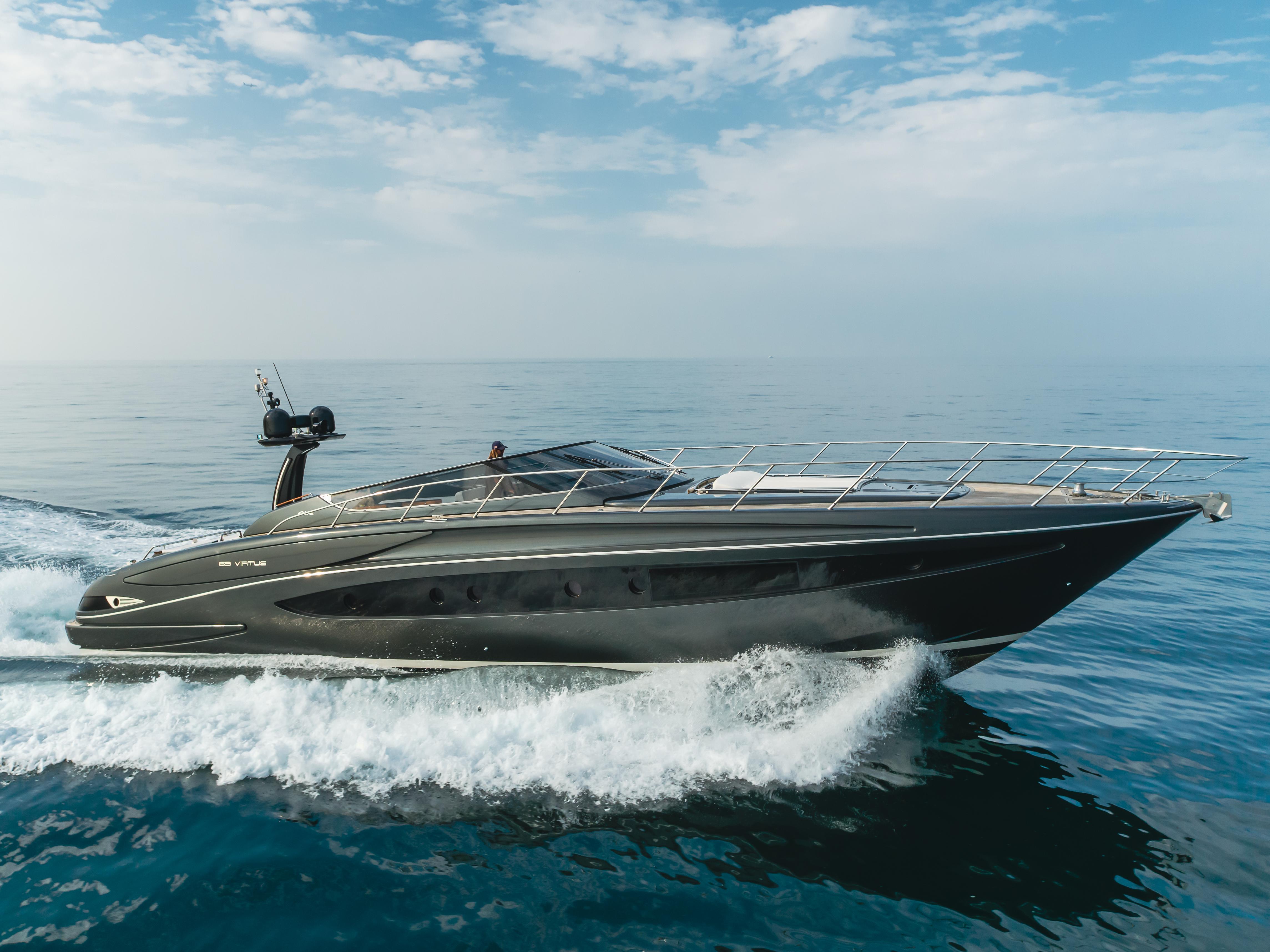 63' 2016 Riva 63 Virtus PERGOLA