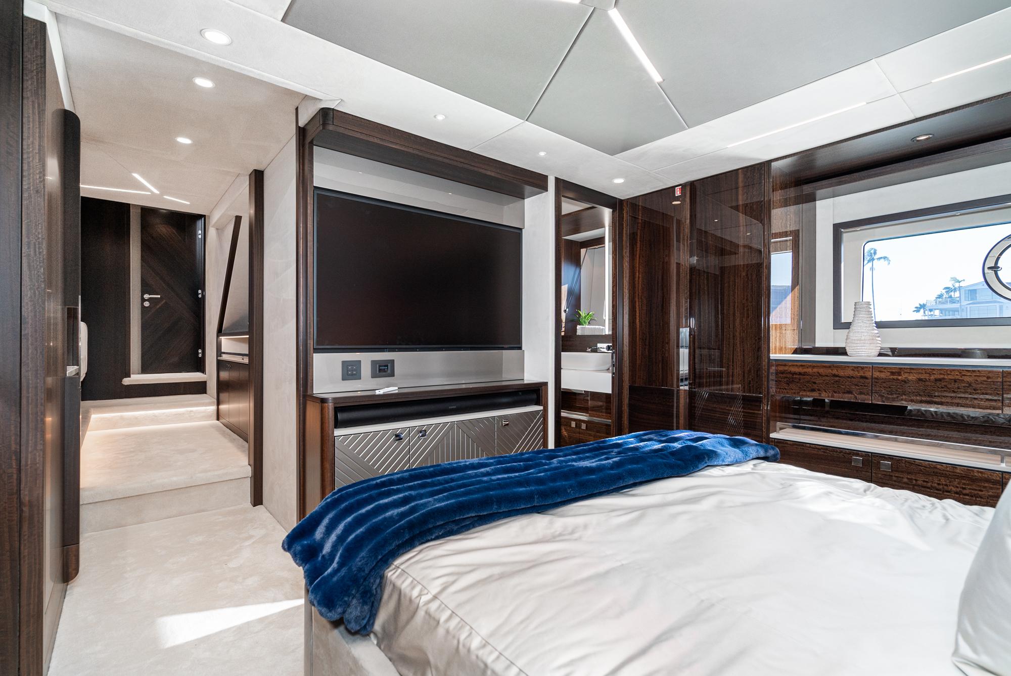 2024 Sunseeker Manhattan 68 #SS712 inventory image at Sun Country Marine Group, San Diego Marriott Marquis 2024 Sunseeker Manhattan 68 #SS712 inventory image at Sun Country Marine Group, San Diego Marriott Marquis