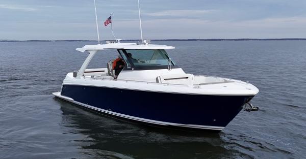 2023 Tiara Yachts 38 LS