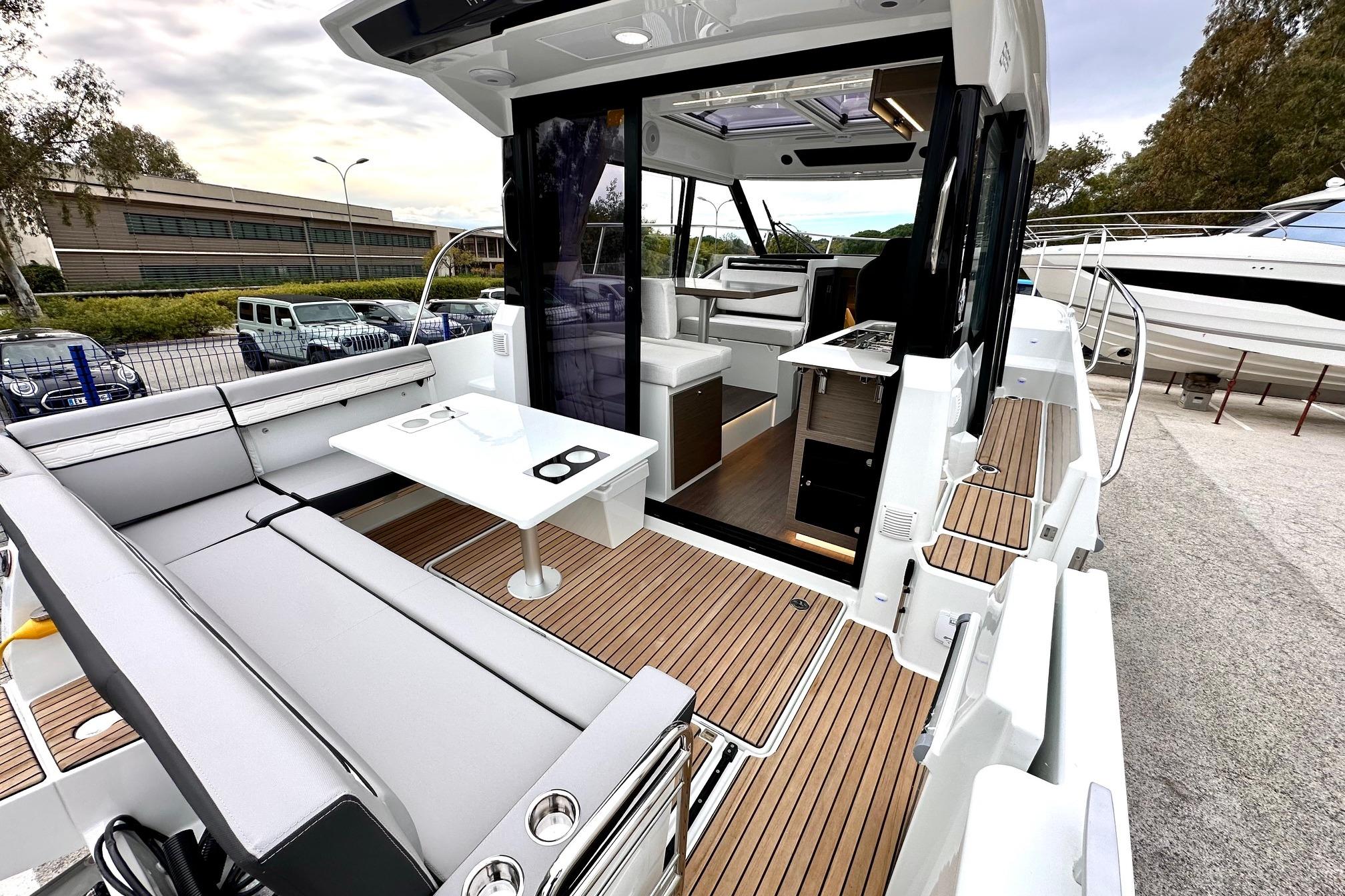 Jeanneau Merry Fisher 895