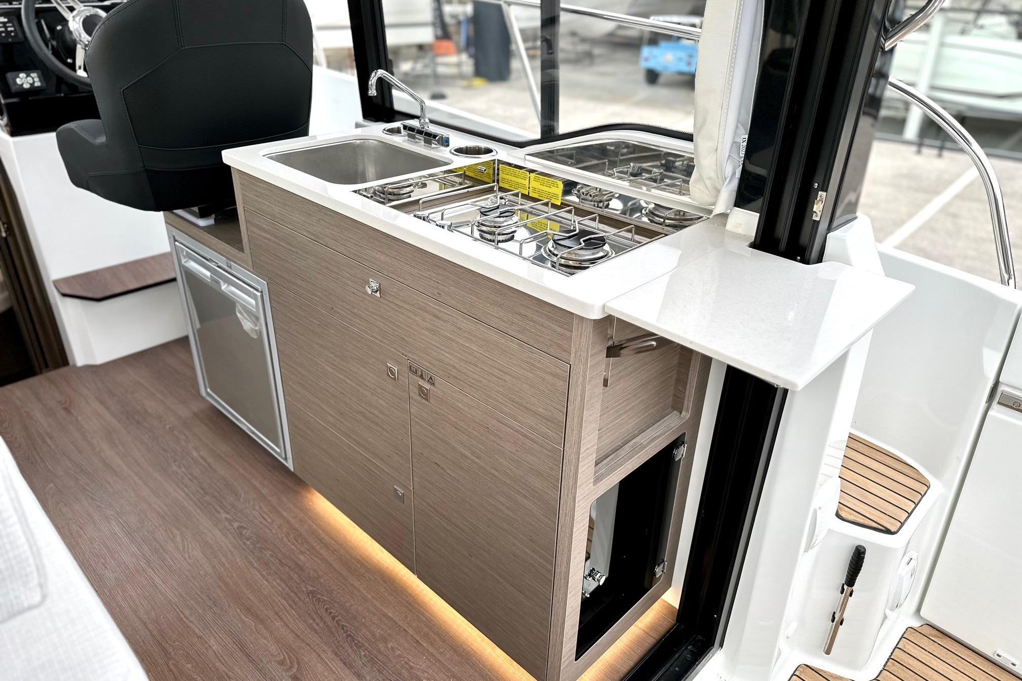 Jeanneau Merry Fisher 895