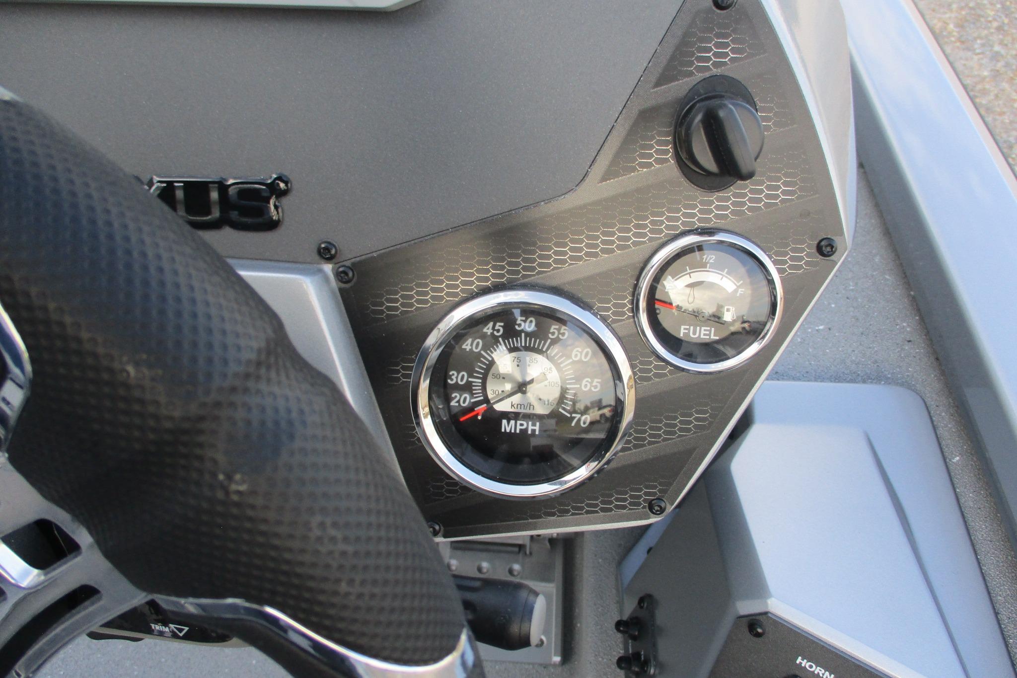 2026 Vexus AVX2080-8