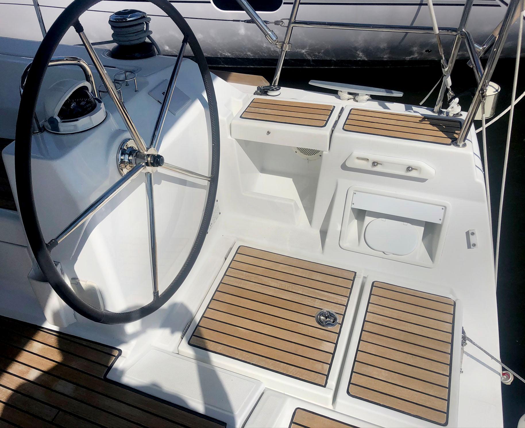 Yacht Photos Pics