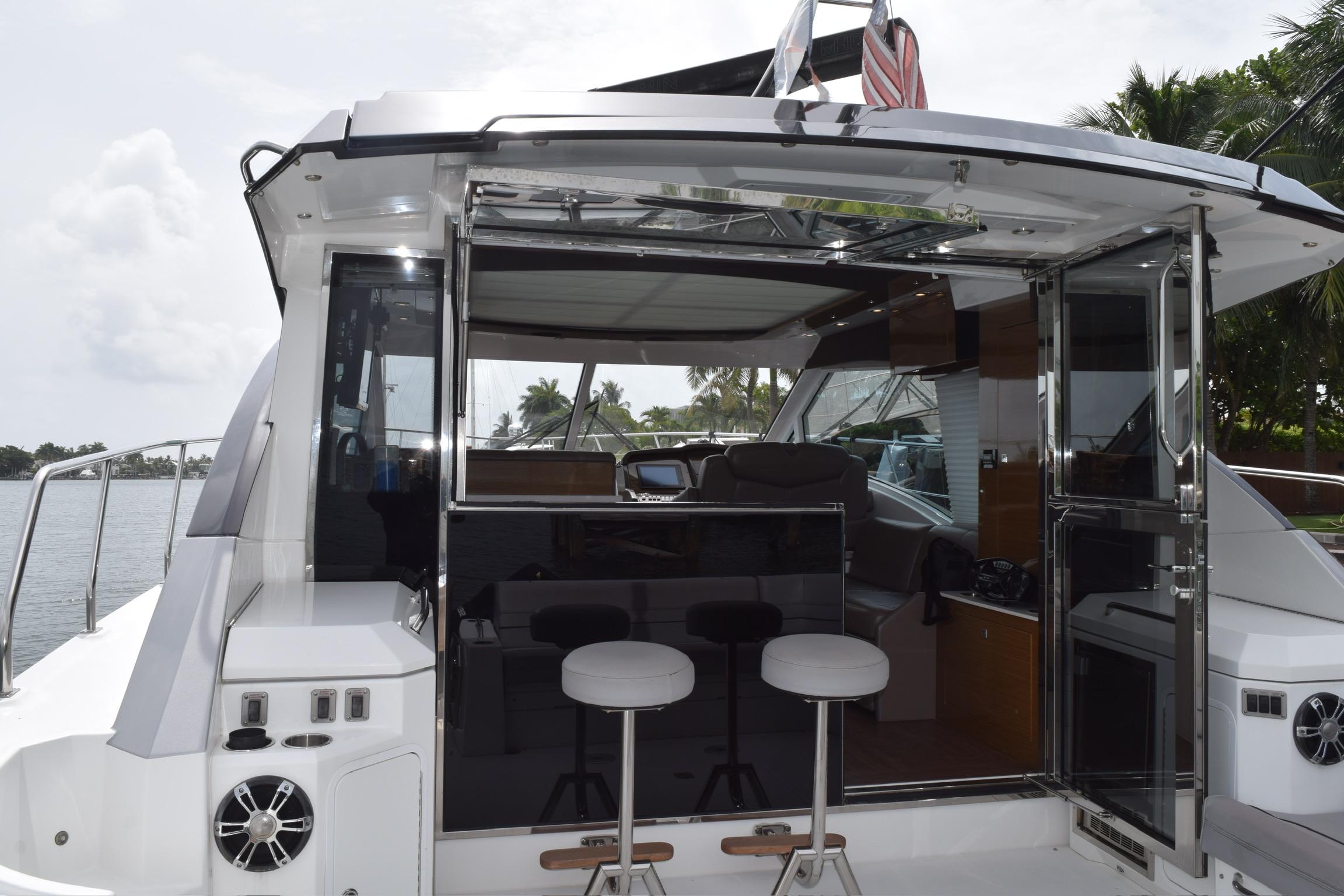 2018-cruisers-yachts-45-cantius-power-9858773-20250701173206214-1