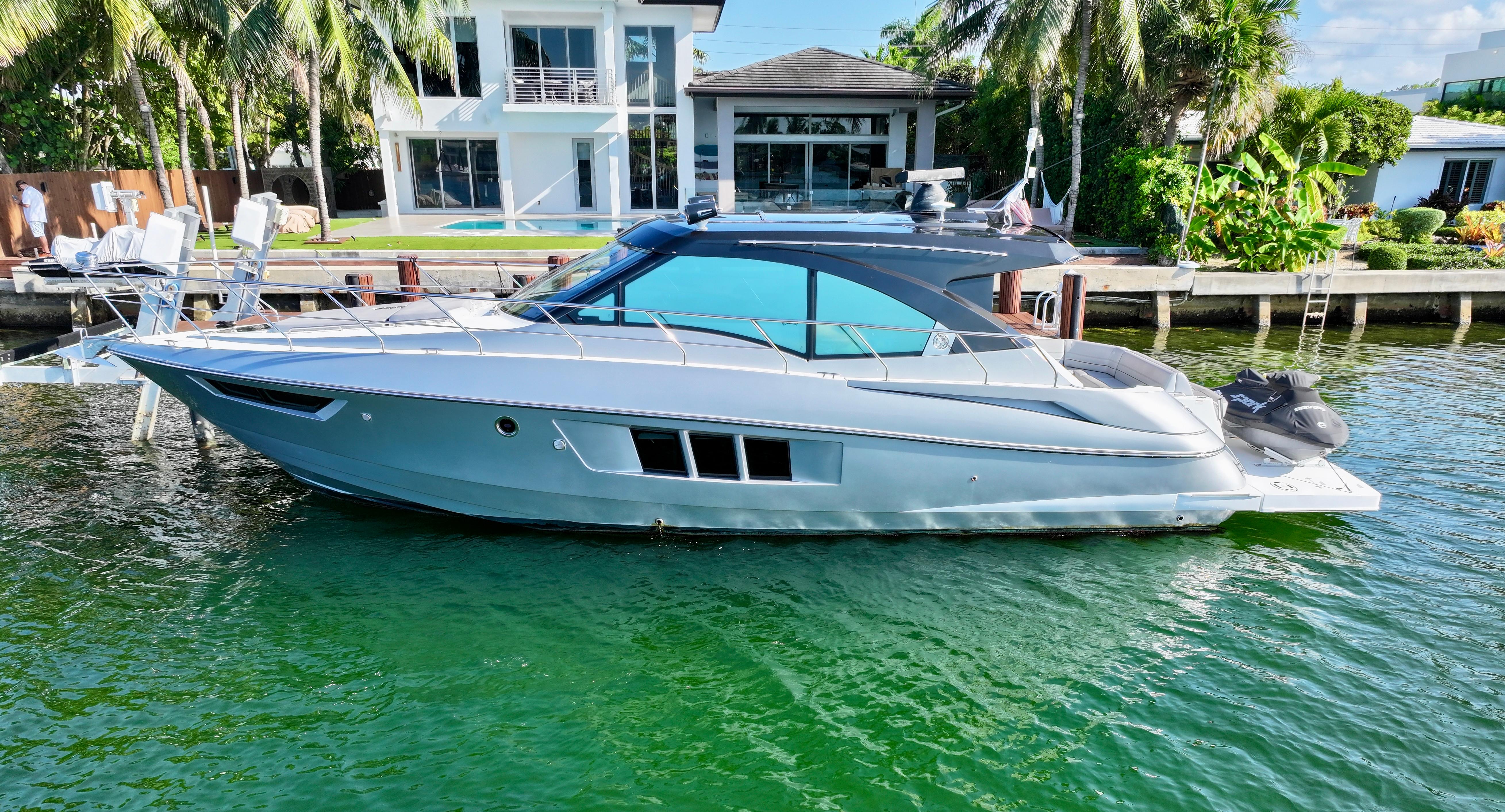 2018-cruisers-yachts-45-cantius-power-9858773-20250710174809244-1