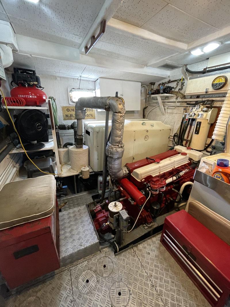 Engine room w/ enclosed generator port side