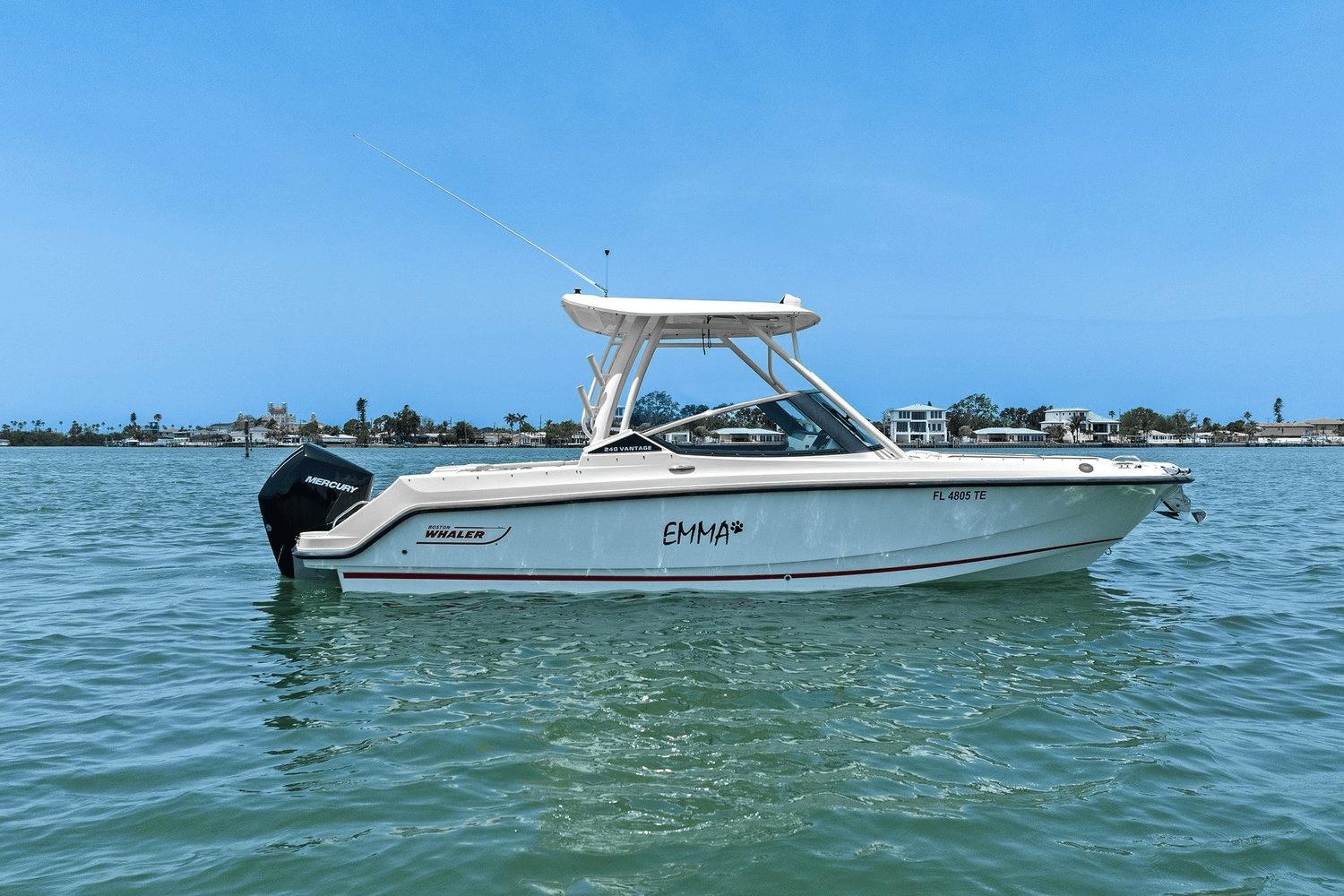 2022-boston-whaler-240-vantage-power-9788775-978175934-0-130520250636-0