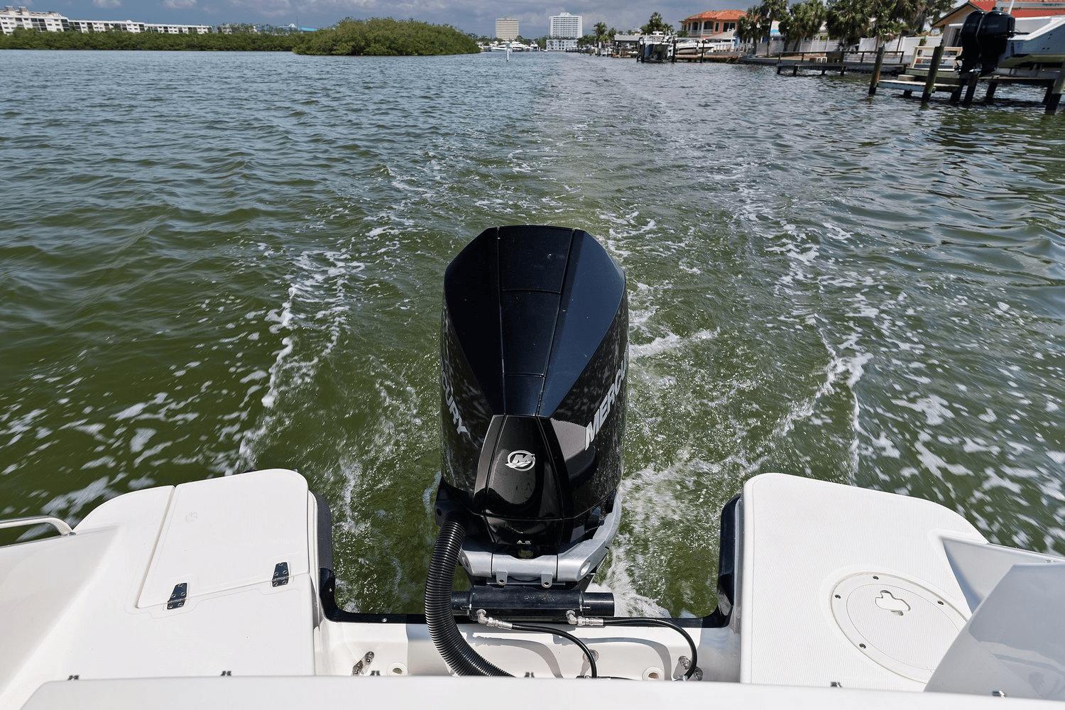 2022-boston-whaler-240-vantage-power-9788775-978175936-0-130520250636-20