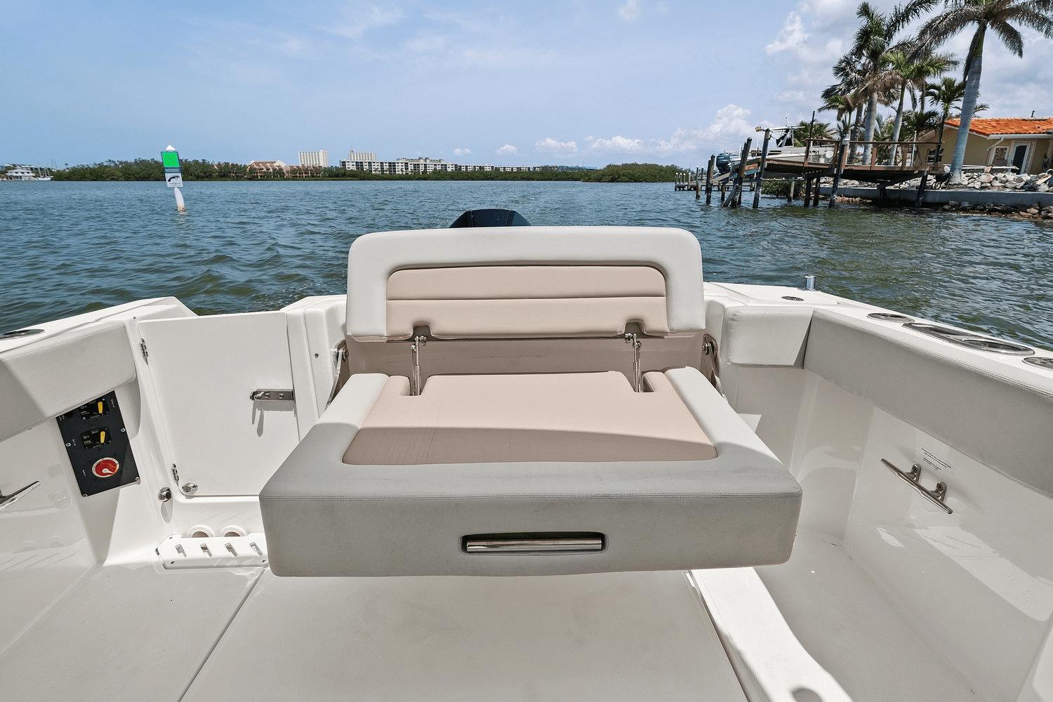 2022-boston-whaler-240-vantage-power-9788775-978175945-0-130520250636-21