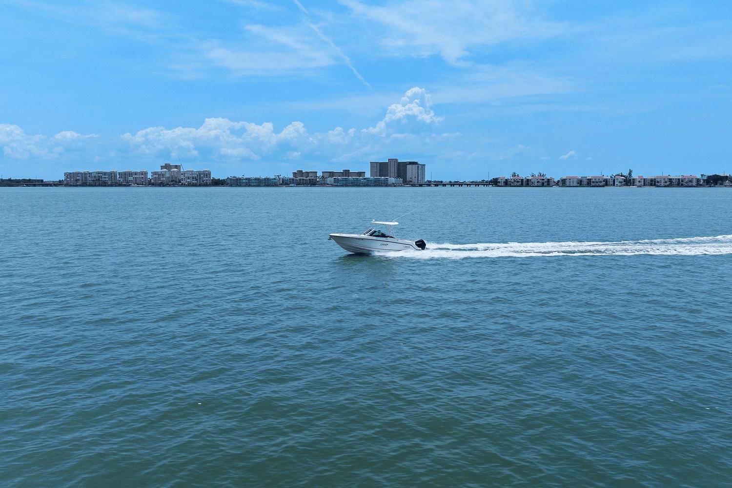 2022-boston-whaler-240-vantage-power-9788775-978175948-0-130520250636-11