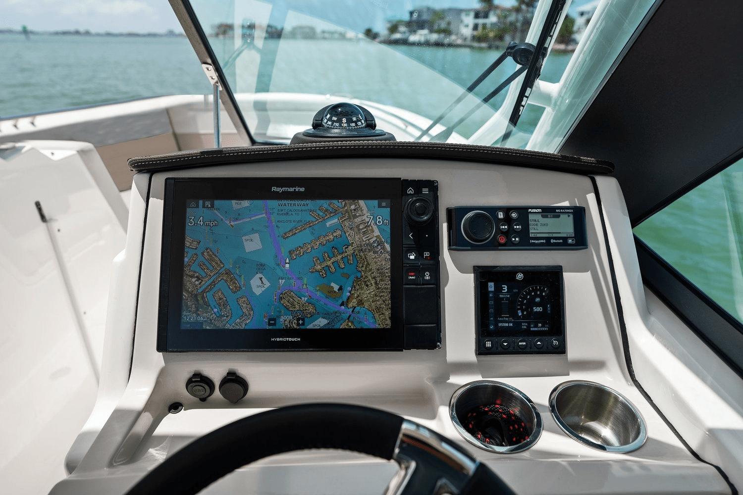2022-boston-whaler-240-vantage-power-9788775-978175957-0-130520250636-37