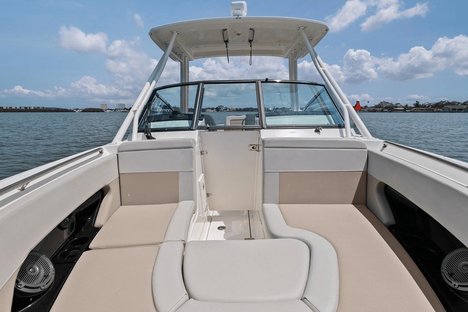 2022-boston-whaler-240-vantage-power-9788775-978175962-0-130520250636-27