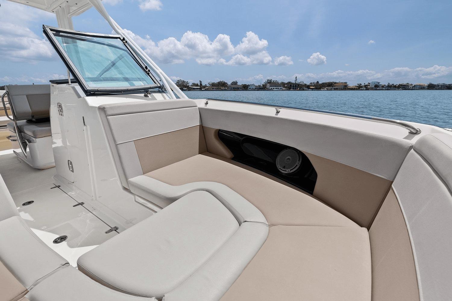 2022-boston-whaler-240-vantage-power-9788775-978175963-0-130520250636-26