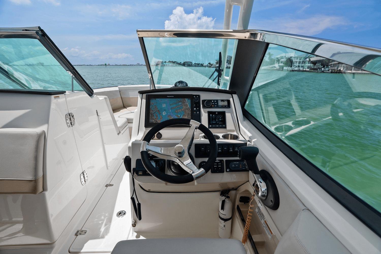 2022-boston-whaler-240-vantage-power-9788775-978175967-0-130520250636-36