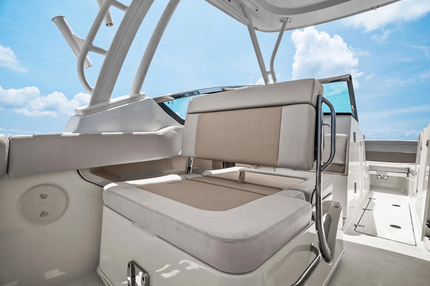 2022-boston-whaler-240-vantage-power-9788775-978175969-0-130520250636-32