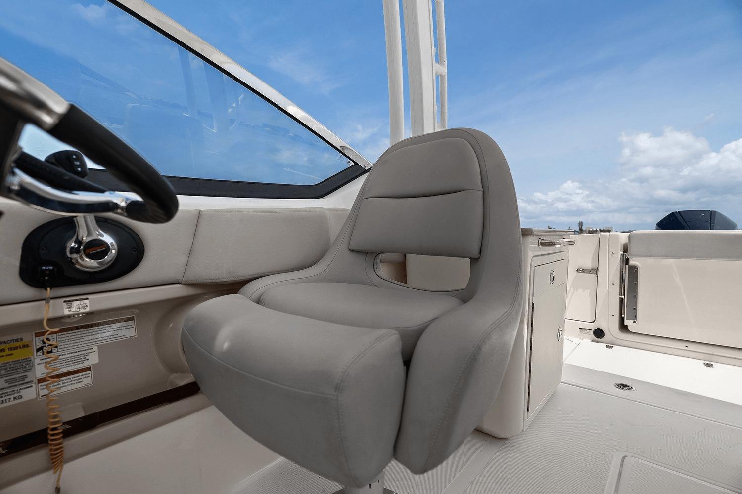 2022-boston-whaler-240-vantage-power-9788775-978175970-0-130520250636-38