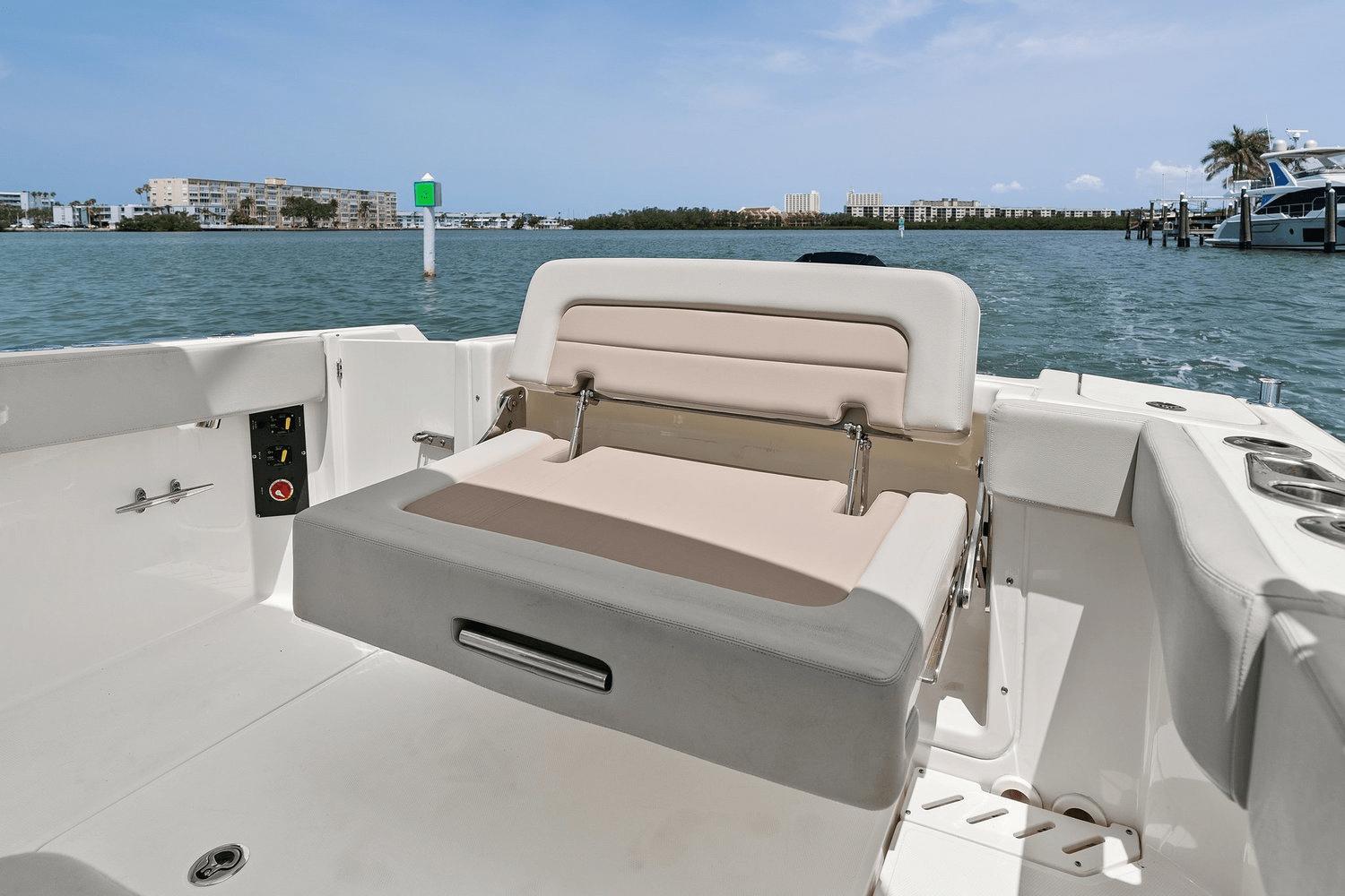 2022-boston-whaler-240-vantage-power-9788775-978175971-0-130520250636-22