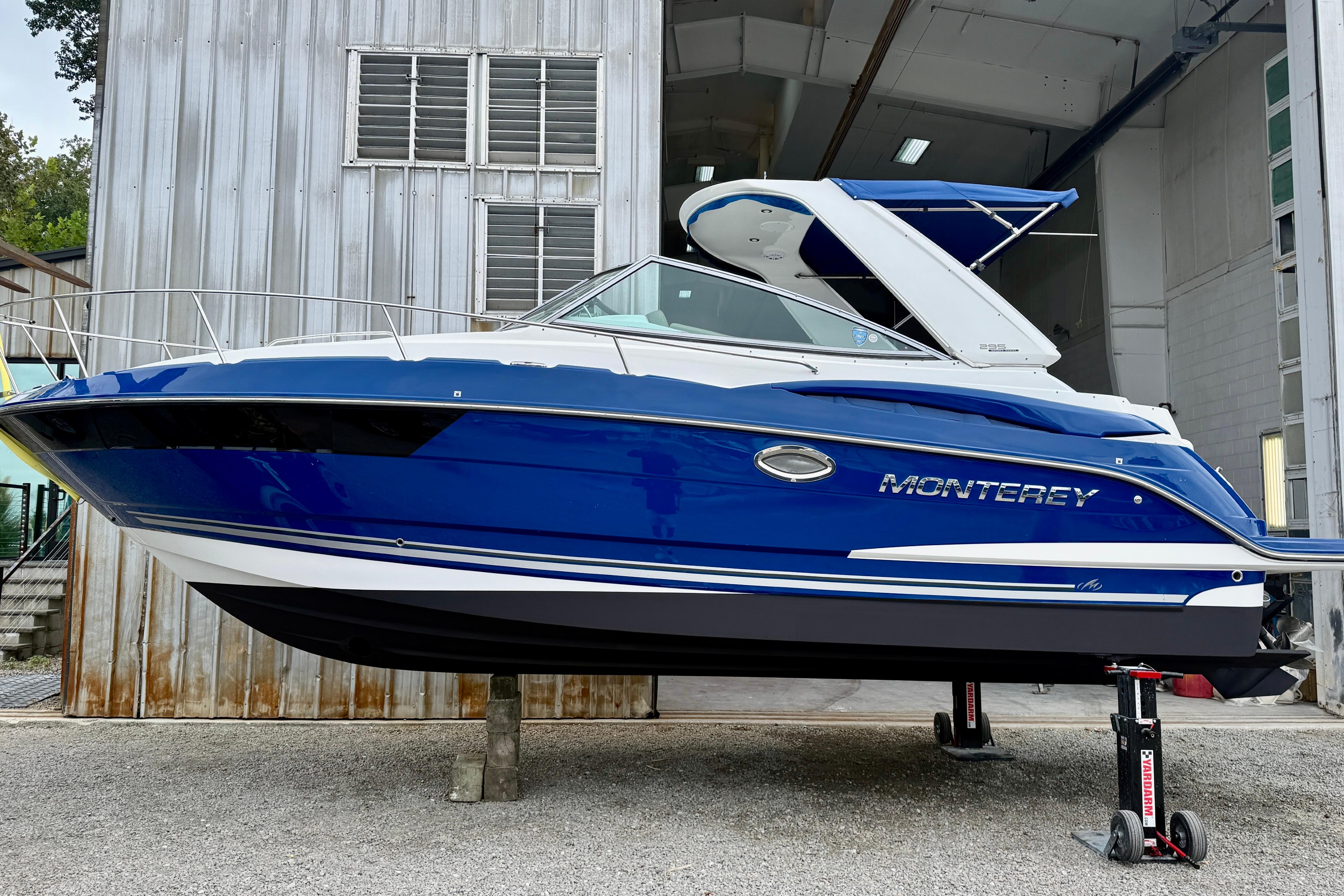 2019 Monterey 295 Sport Yacht
