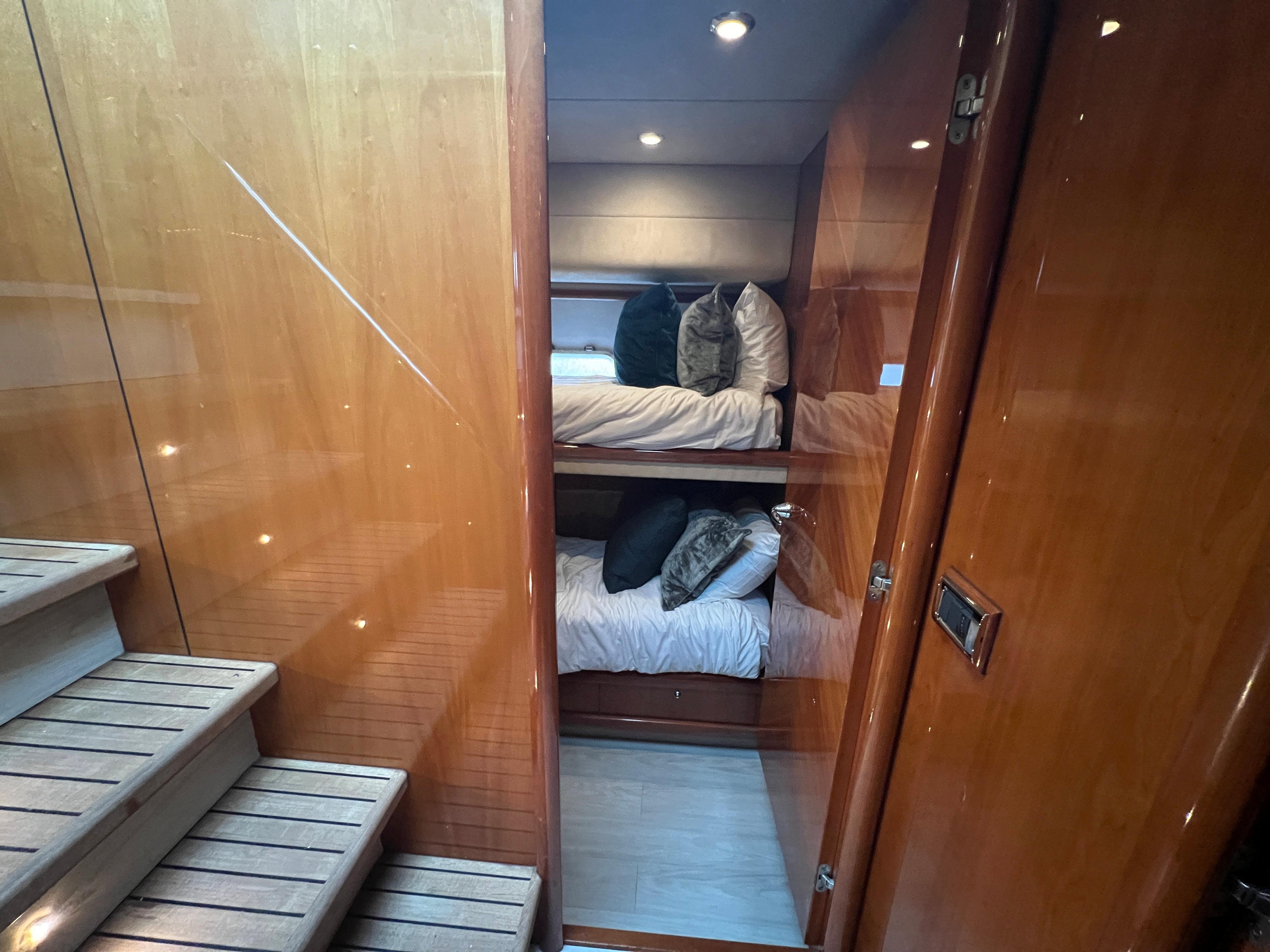 Neff Yacht Sales / Used 82 foot Sunseeker 82 Yacht Power Aqua Alberti