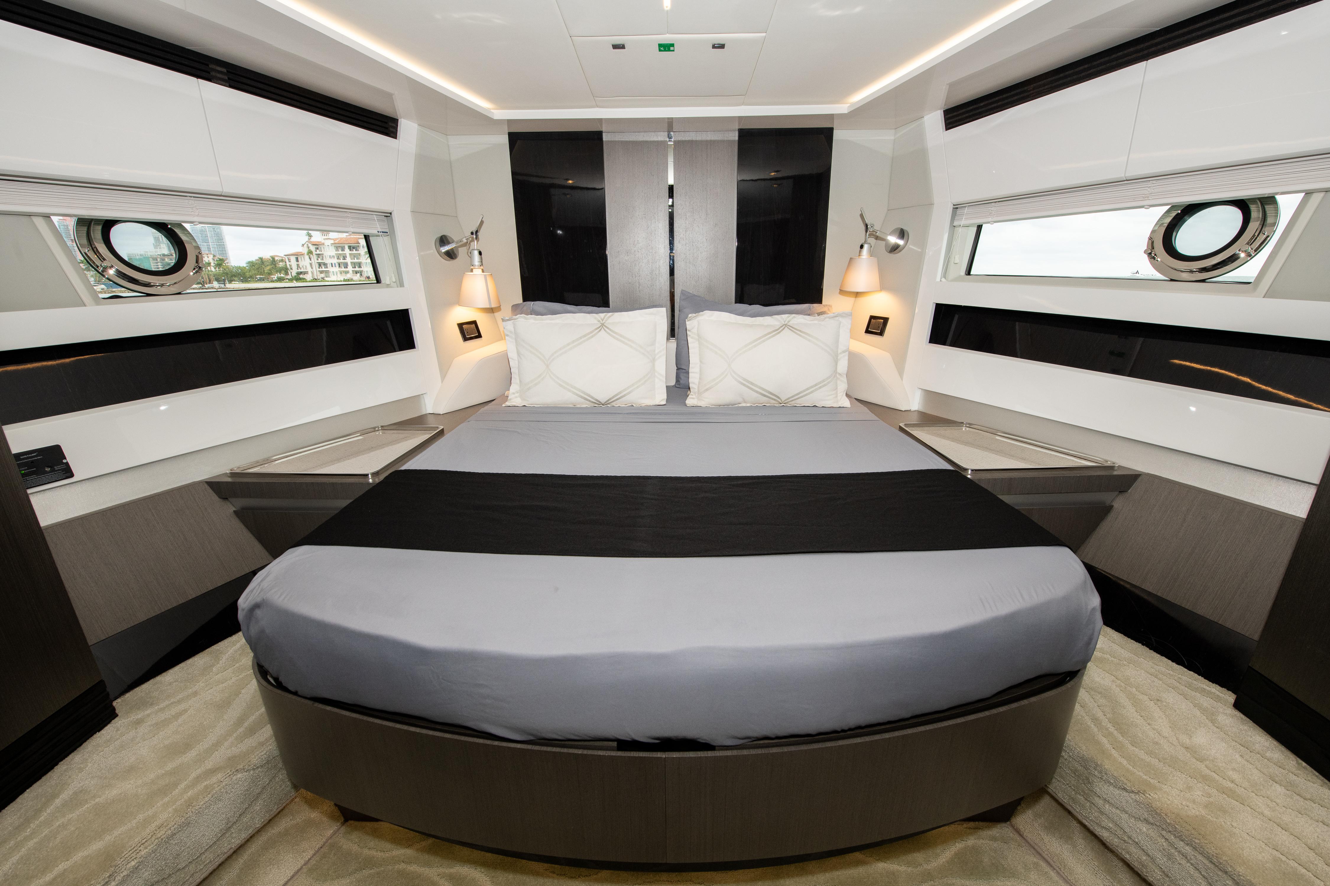 Azimut-S7 Motor Yacht 2019-Hard 2 Get FL-US-9638787 | Thumbnail